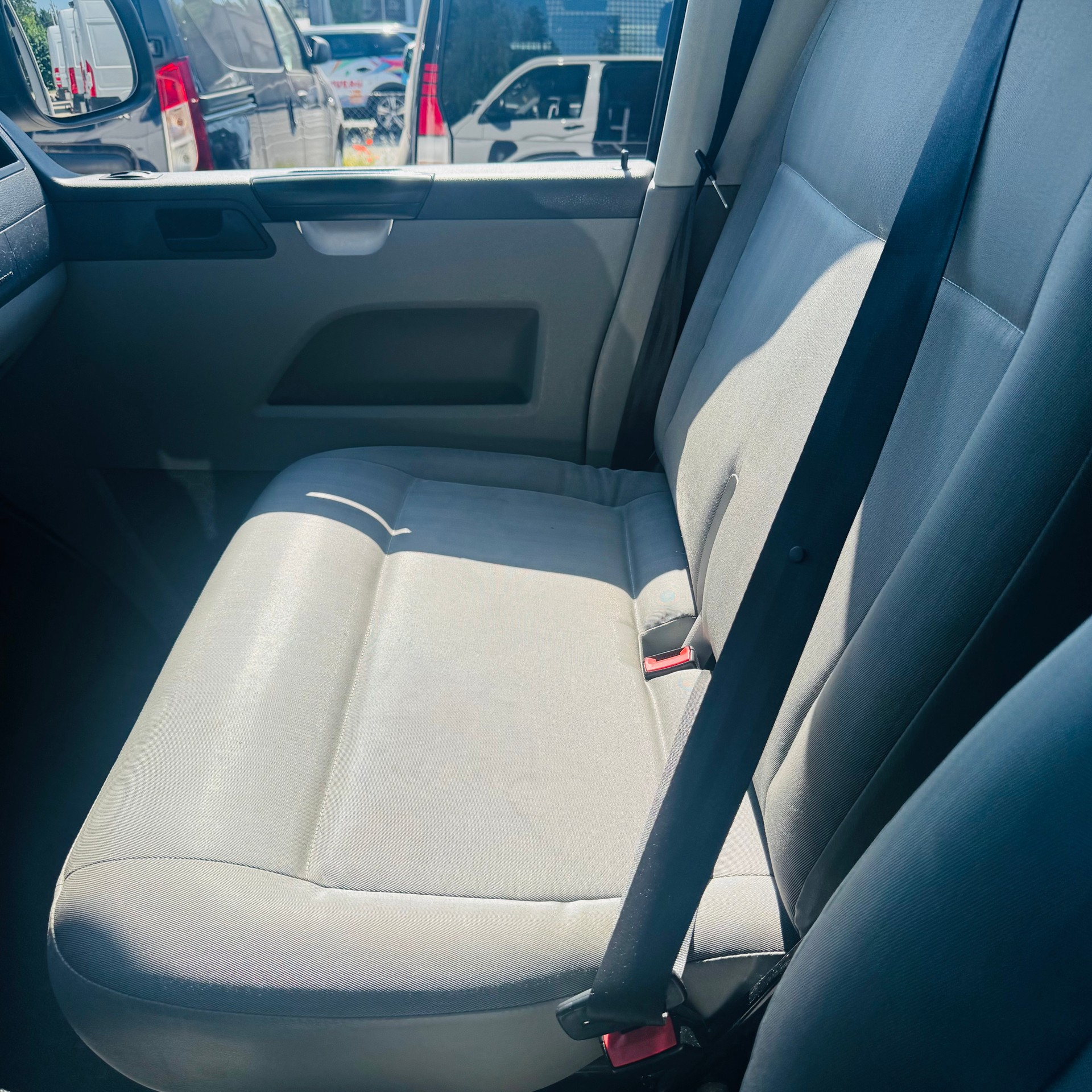 VW T5 2.0 TDI-image-4