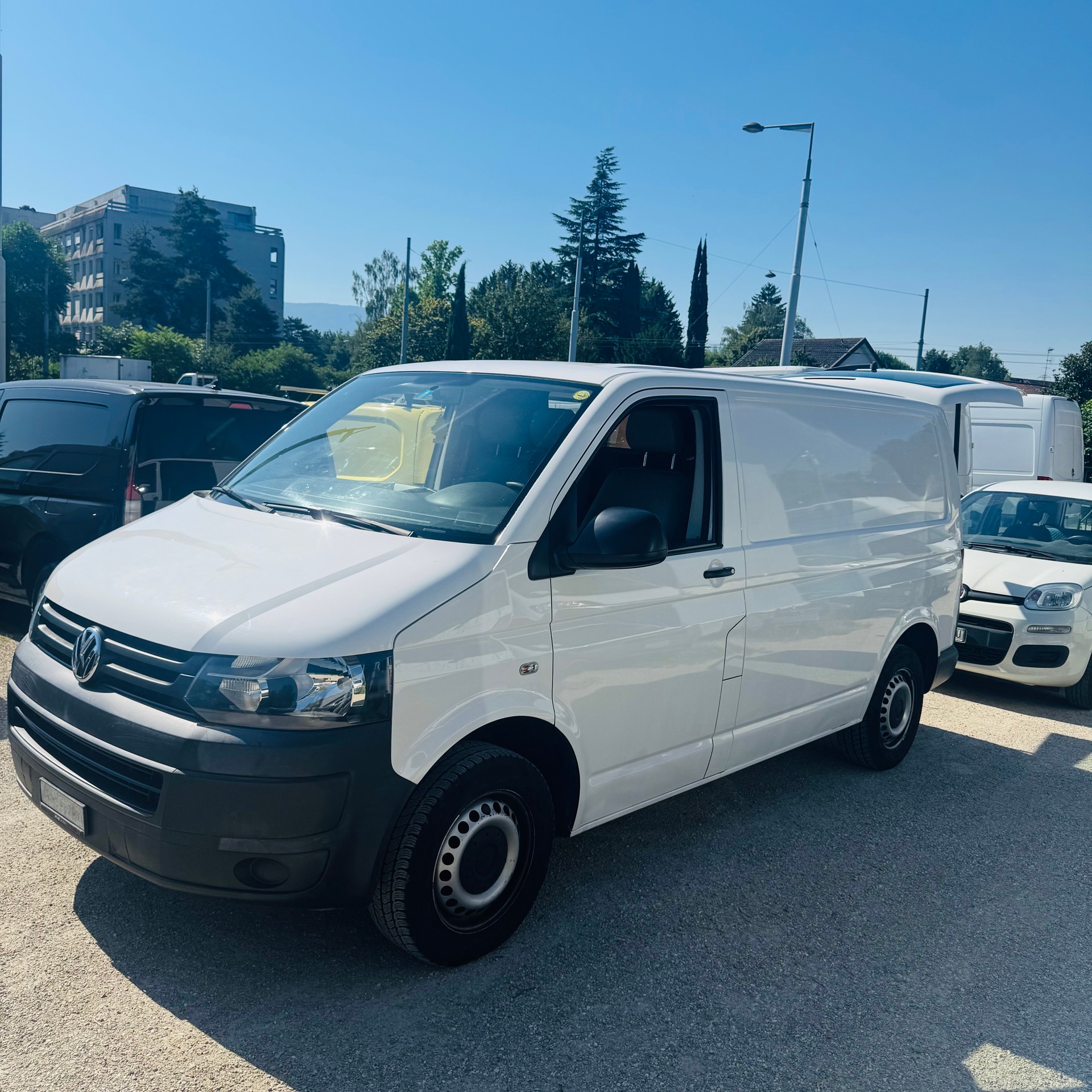 VW T5 2.0 TDI-image-1