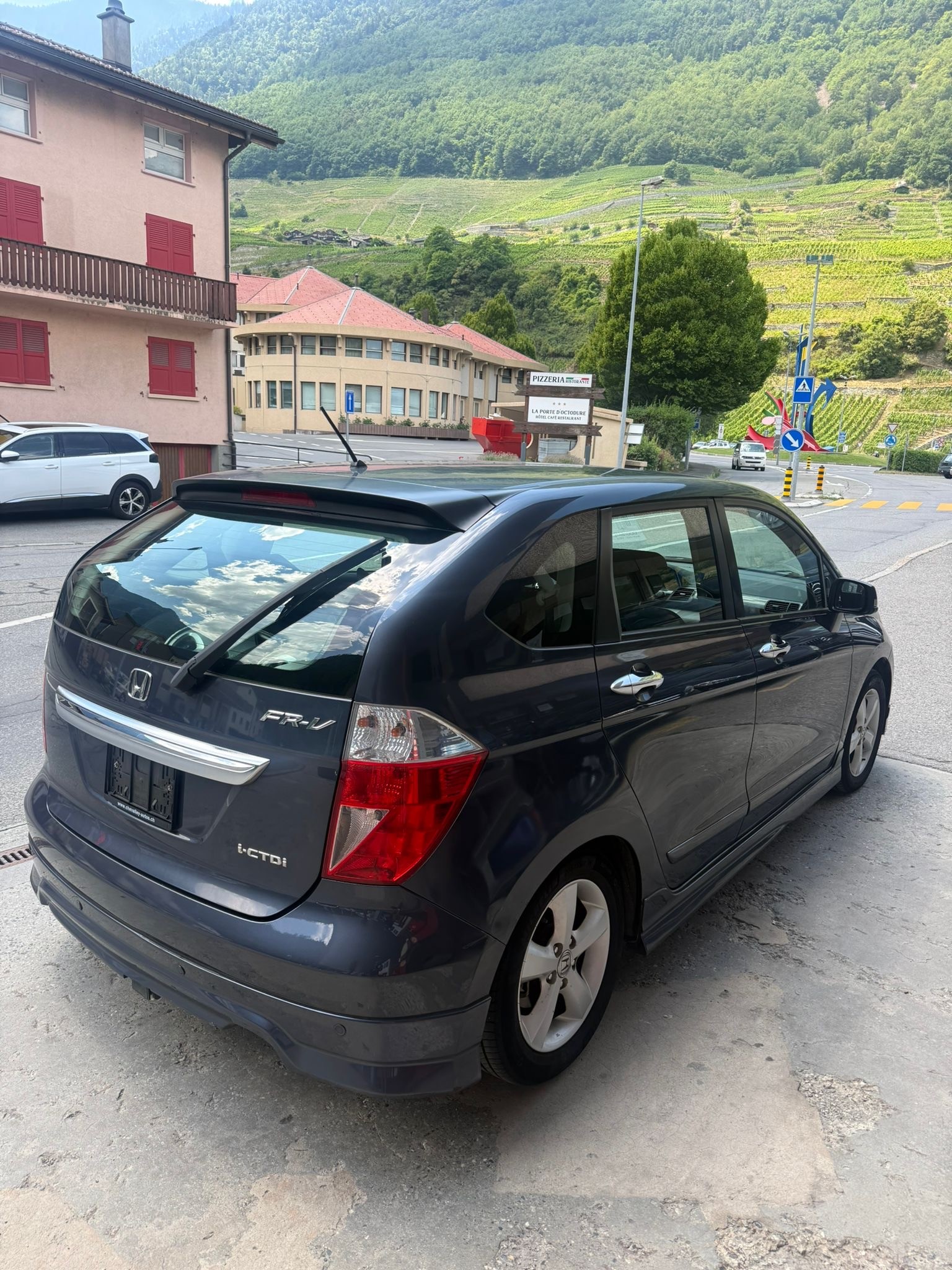 HONDA FR-V 2.2 i-CTDi Executive-image-5
