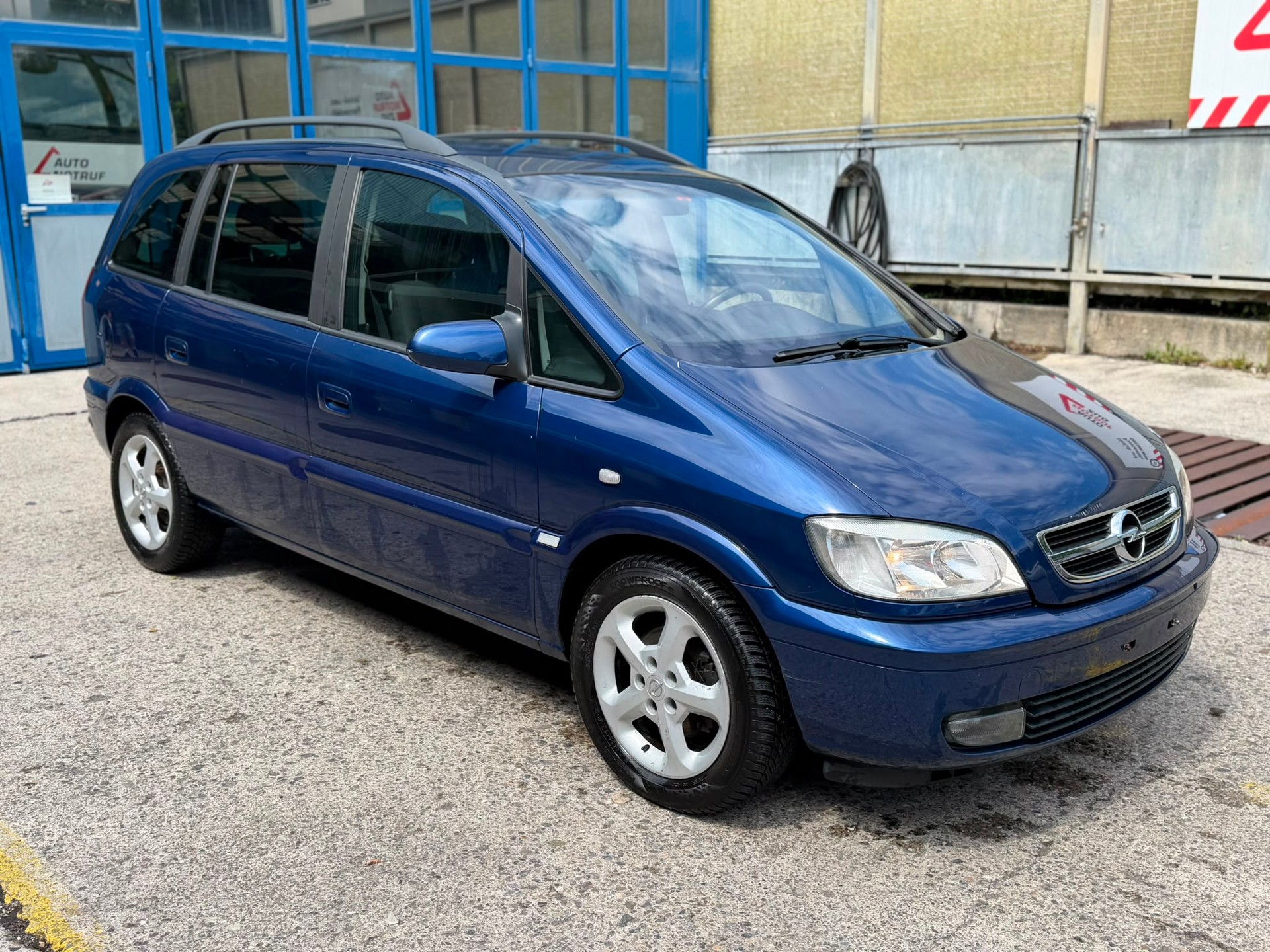 OPEL Zafira 2.0 DTi Elegance-image-1