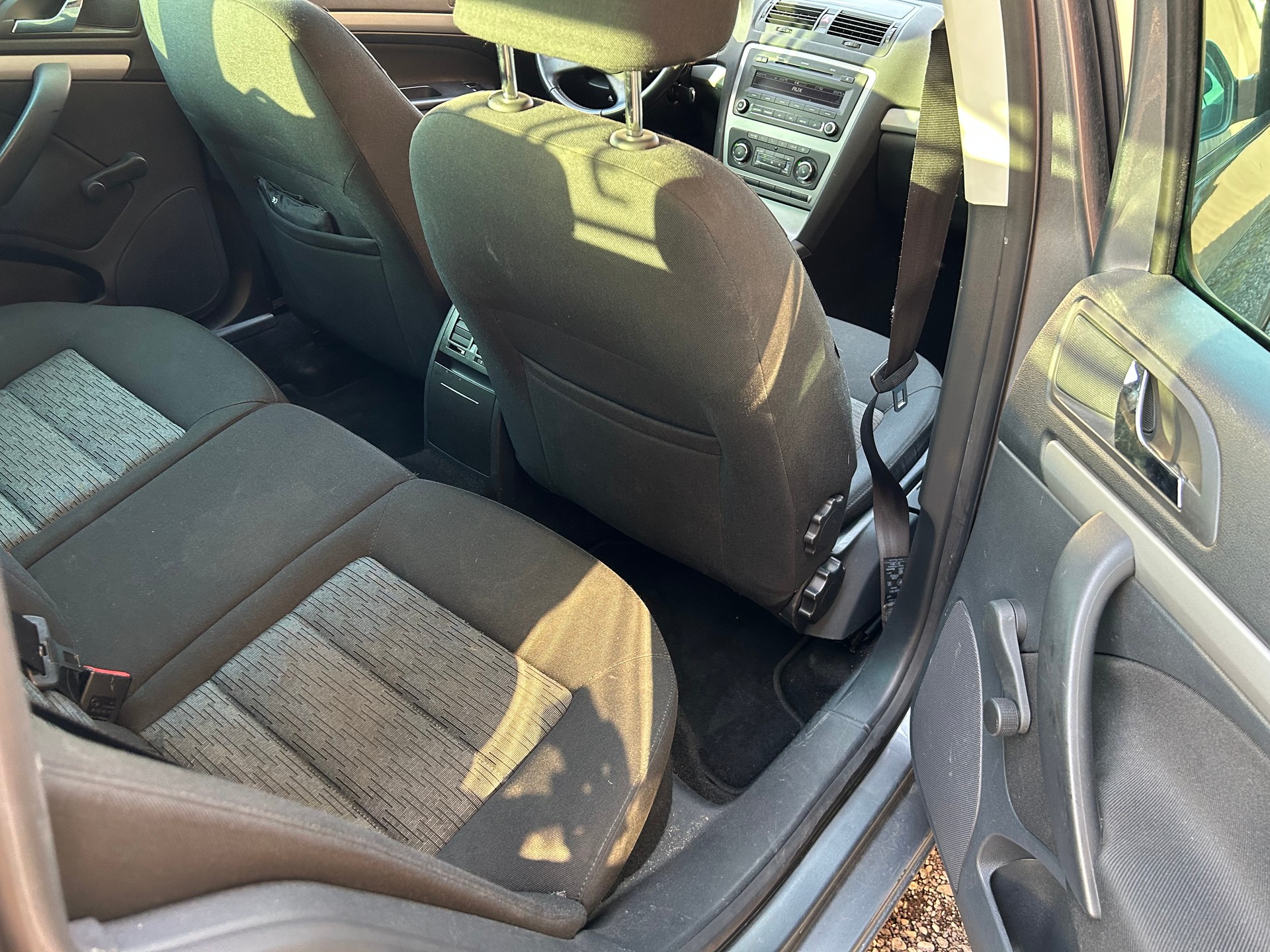SKODA Octavia Combi 1.6 TDI Twenty20 4x4-image-14