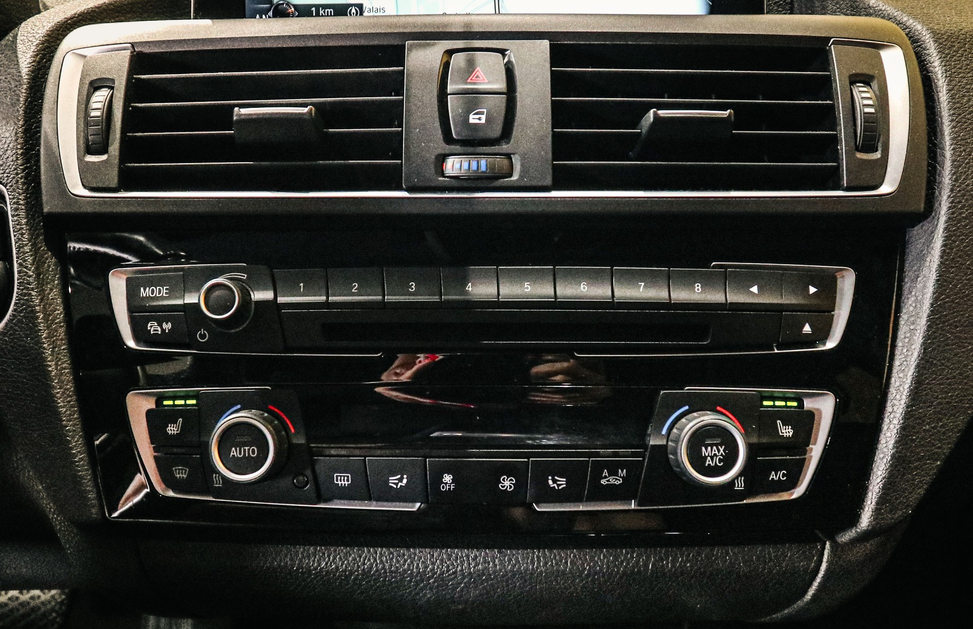BMW M140i Steptronic xDrive-image-16