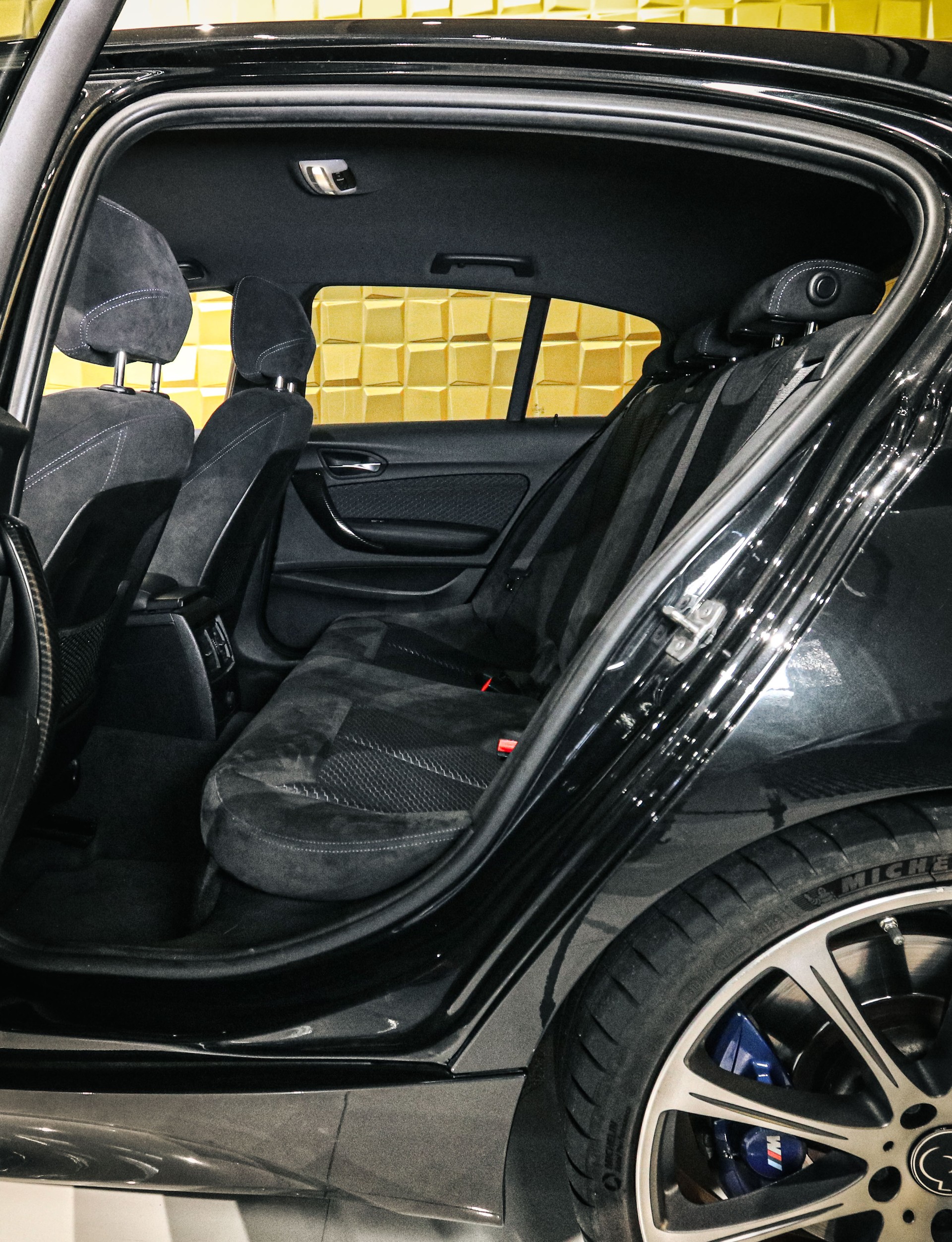 BMW M140i Steptronic xDrive-image-10