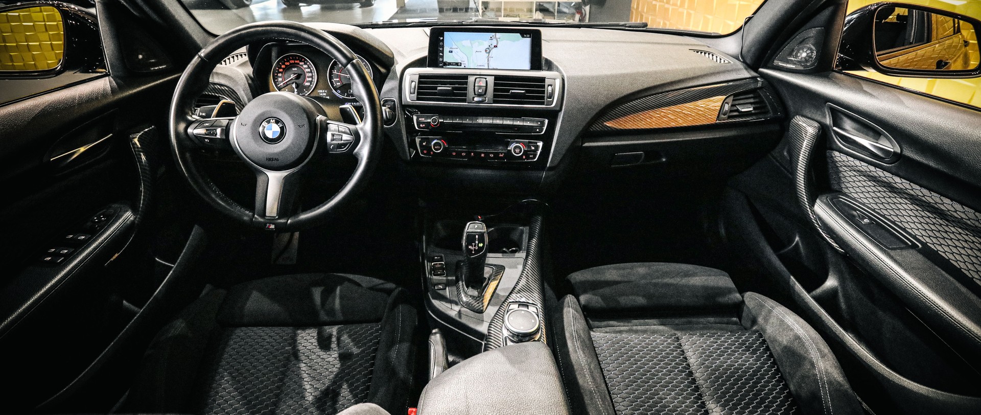 BMW M140i Steptronic xDrive-image-11