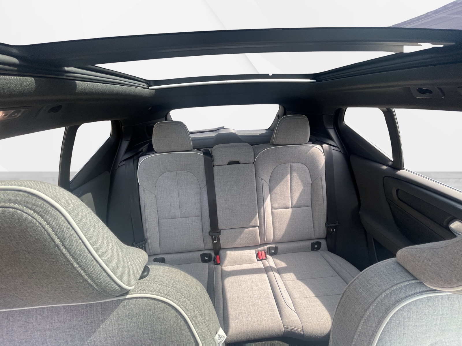 VOLVO XC40 1.5 T5 PiH Ultimate Bright-image-16