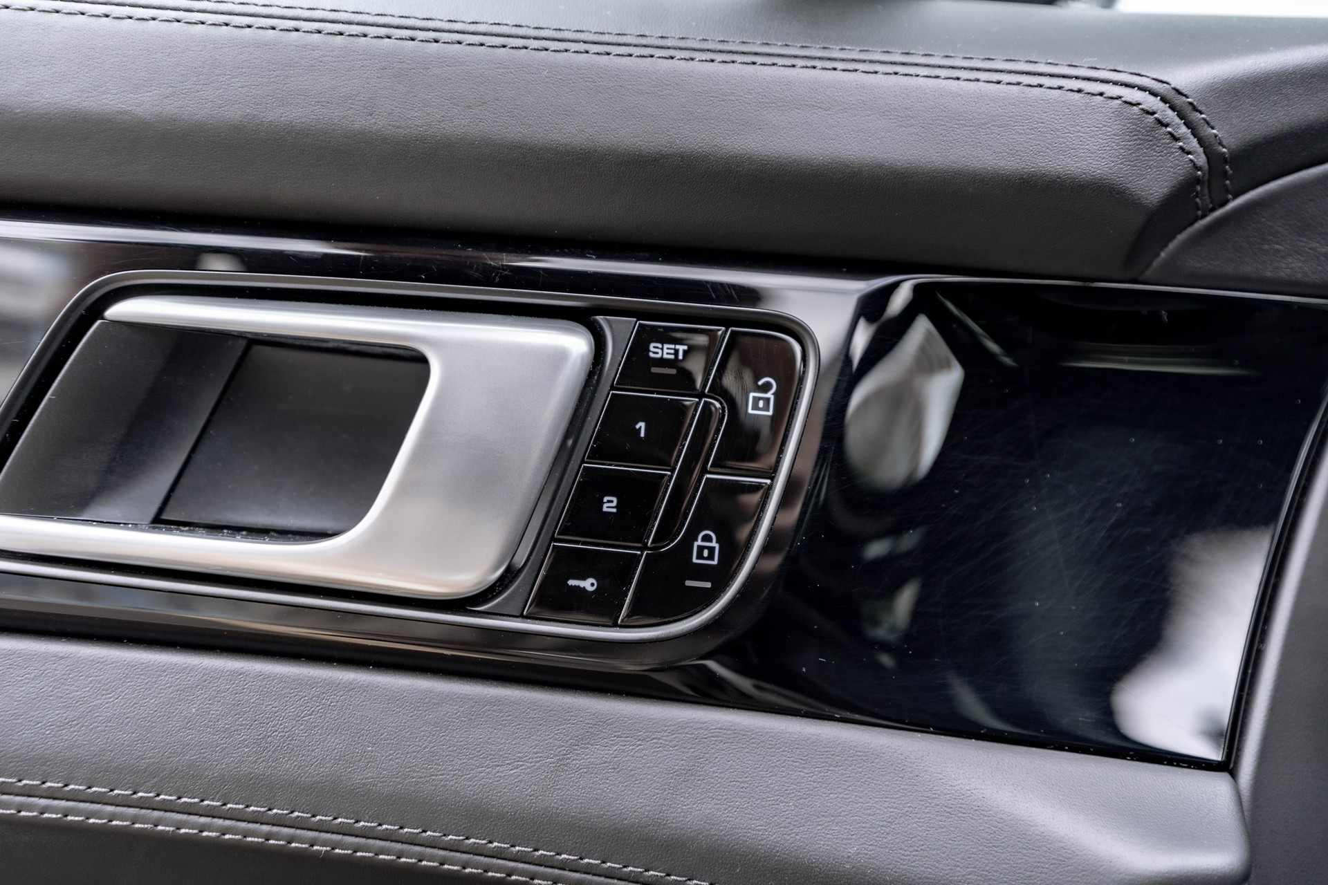PORSCHE Panamera 4 E-Hybrid Sport Turismo PDK * FRISCH AB MFK * NEUE BREMSEN * AB GROSSEM PORSCHE SERVICE *-image-22