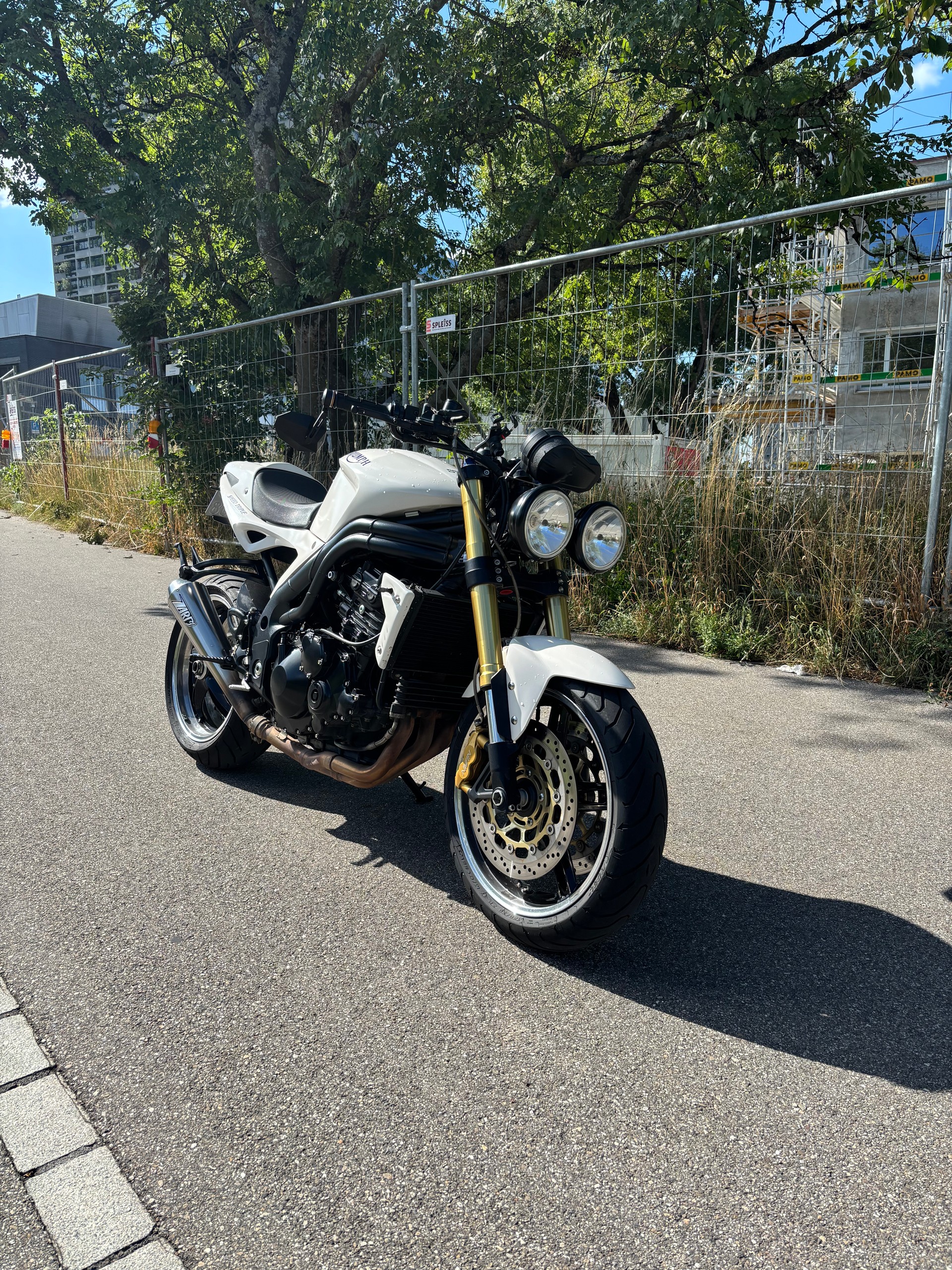 TRIUMPH Speed Triple 1050-image-1