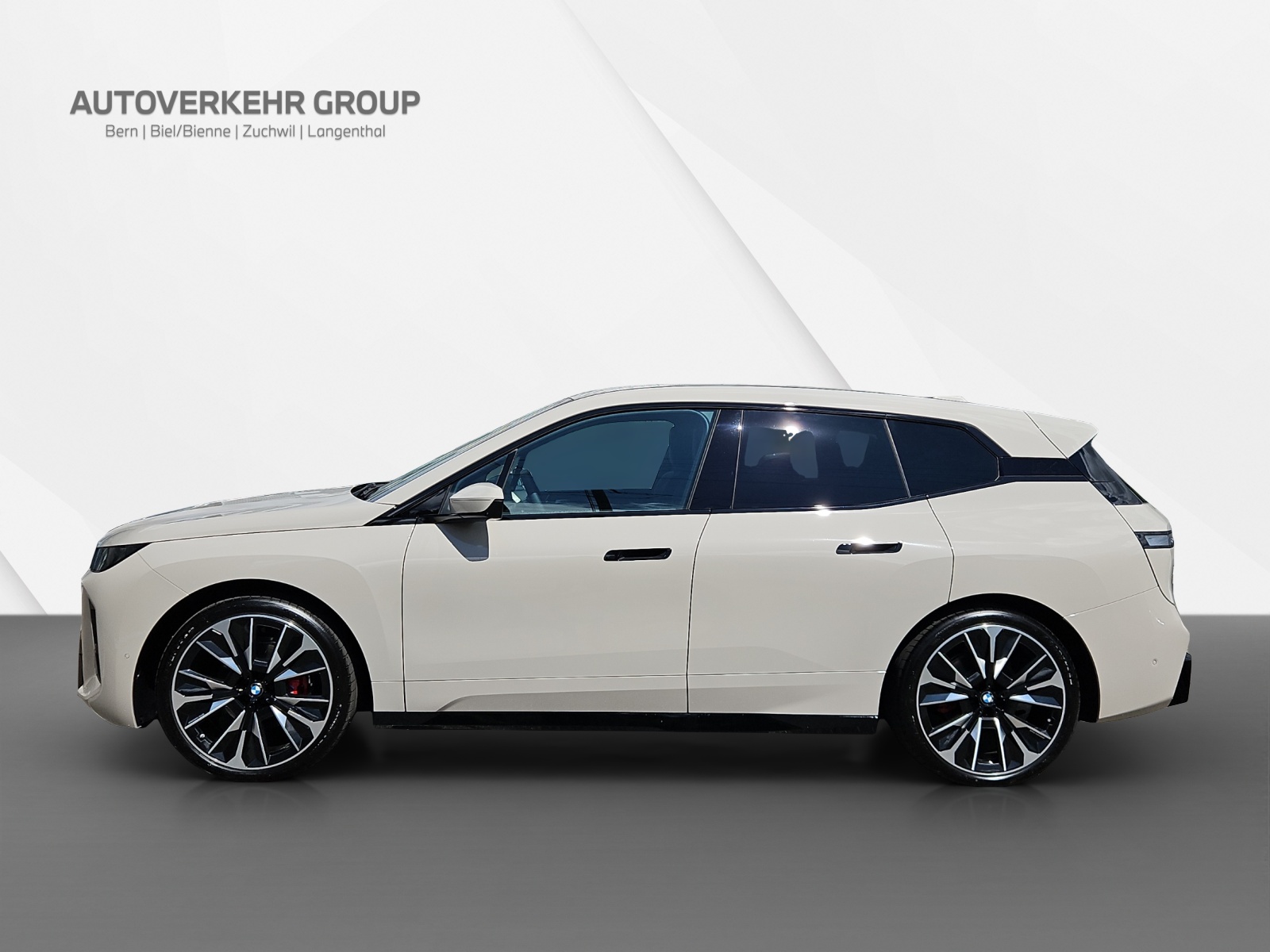 BMW iX xDrive45 M Sport Pro-showroom-element-2