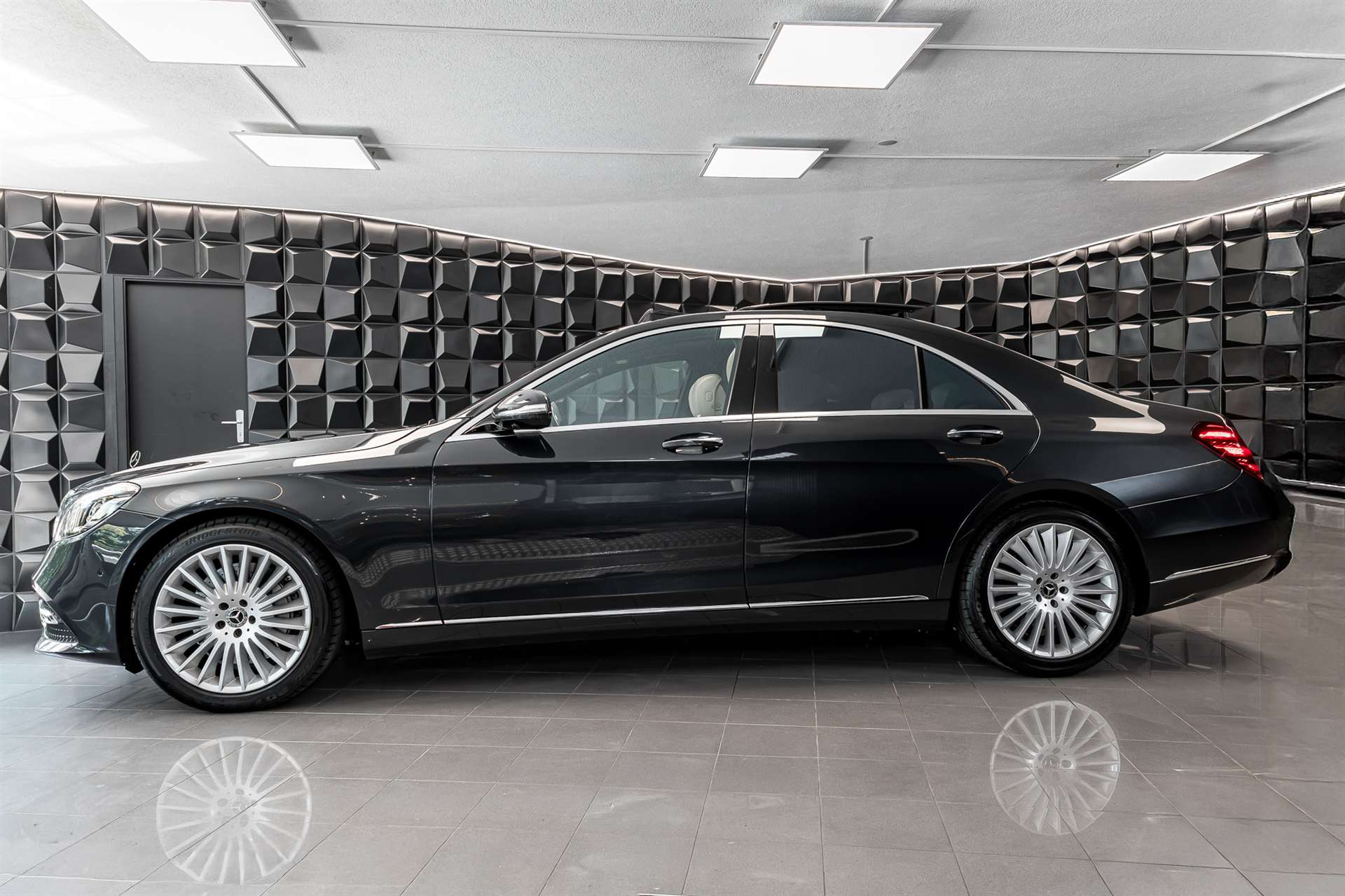 MERCEDES-BENZ S 400 d 4Matic 9G-Tronic-showroom-element-1