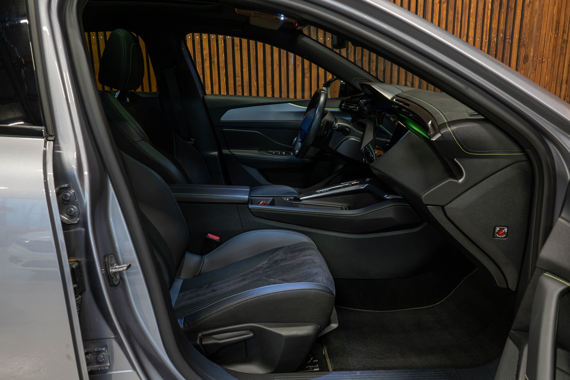 PEUGEOT 308 1.2 PureTech GT-image-9