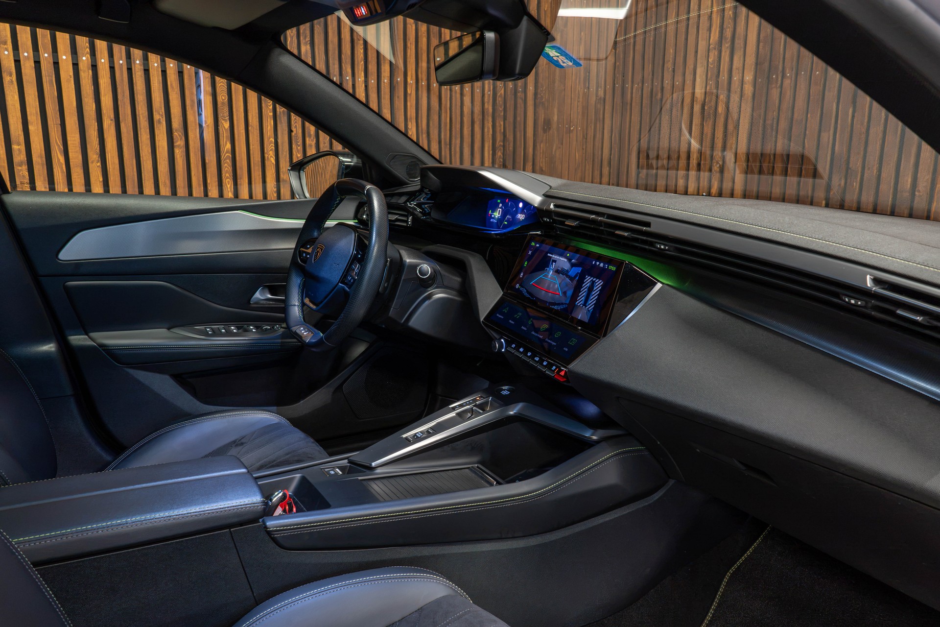 PEUGEOT 308 1.2 PureTech GT-image-8