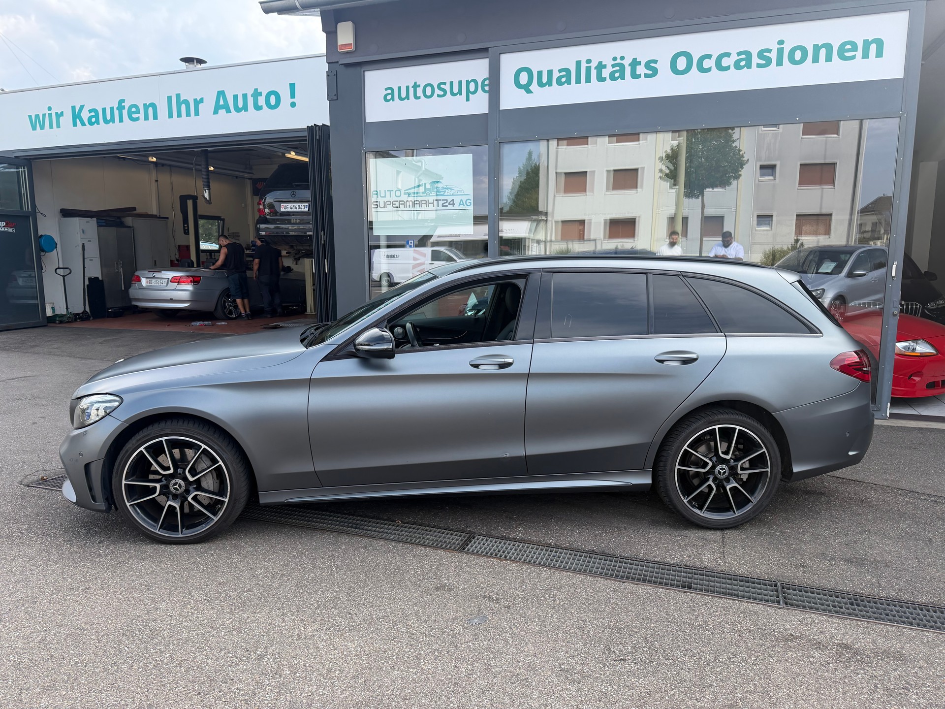 MERCEDES-BENZ C 400 AMG Line 4Matic 9G-Tronic-showroom-element-1