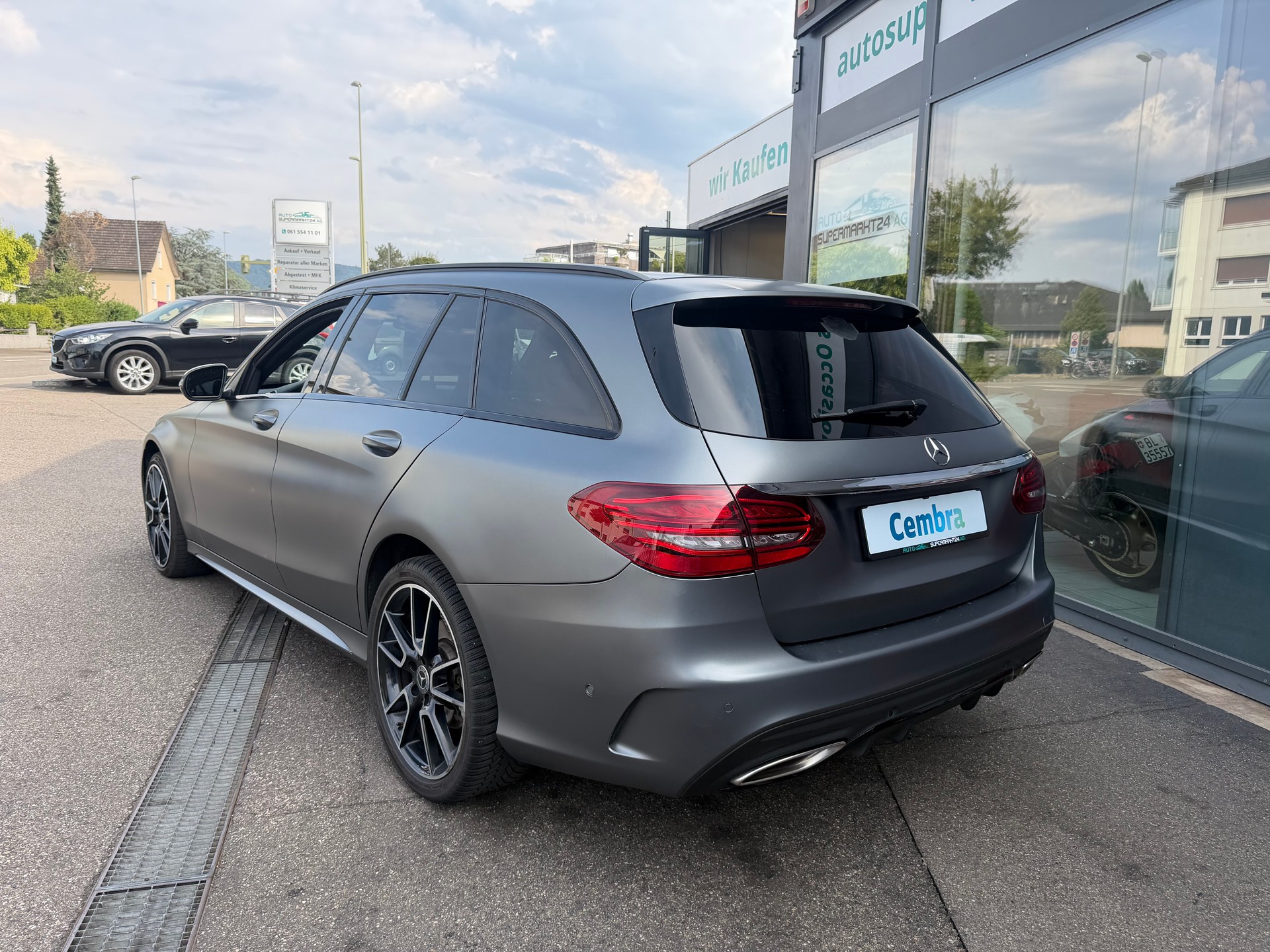 MERCEDES-BENZ C 400 AMG Line 4Matic 9G-Tronic-showroom-element-2
