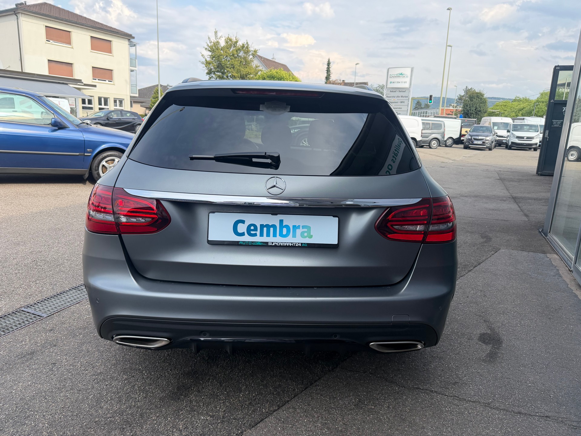 MERCEDES-BENZ C 400 AMG Line 4Matic 9G-Tronic-showroom-element-3
