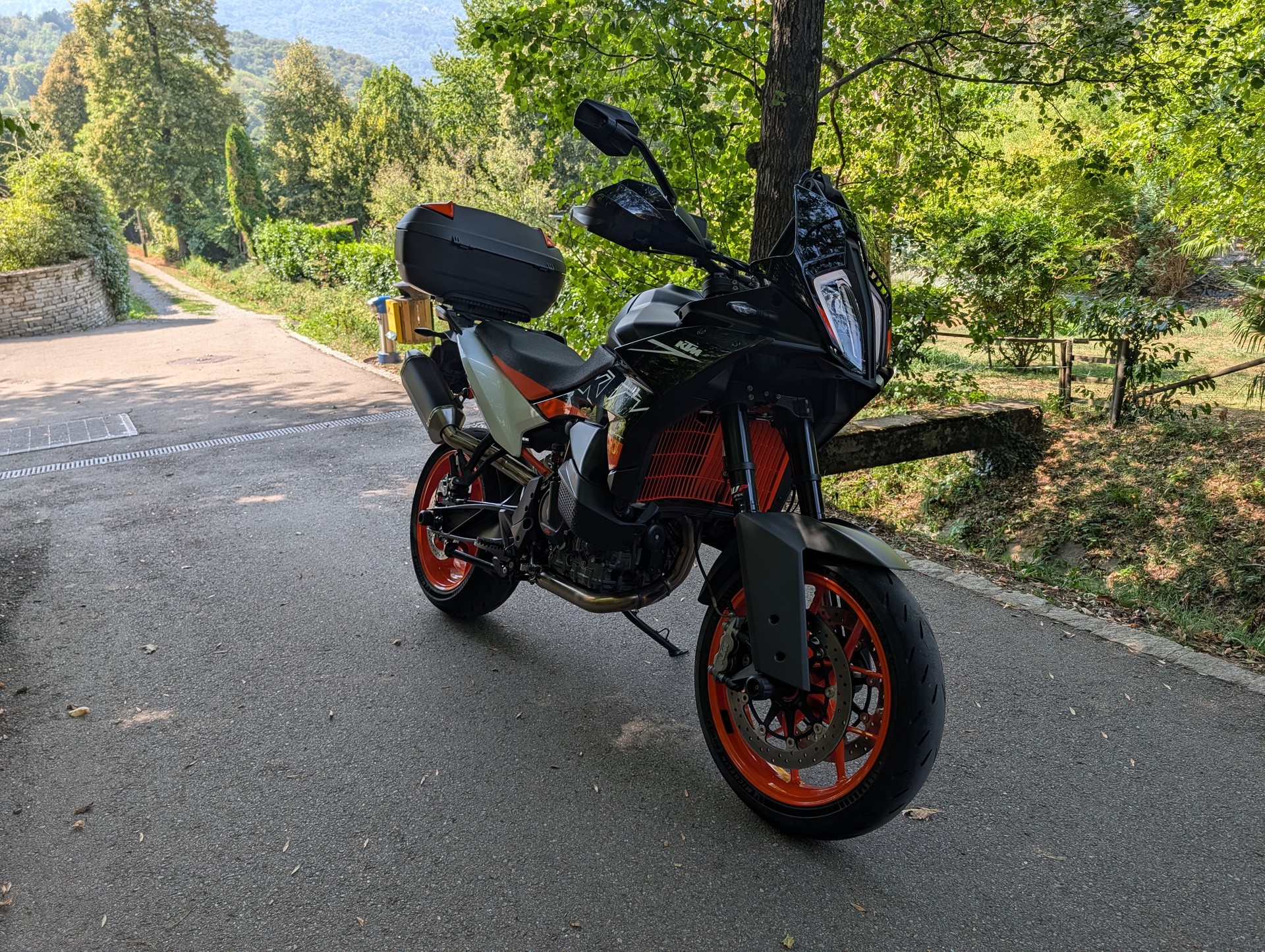 KTM 890 SMT-image-4