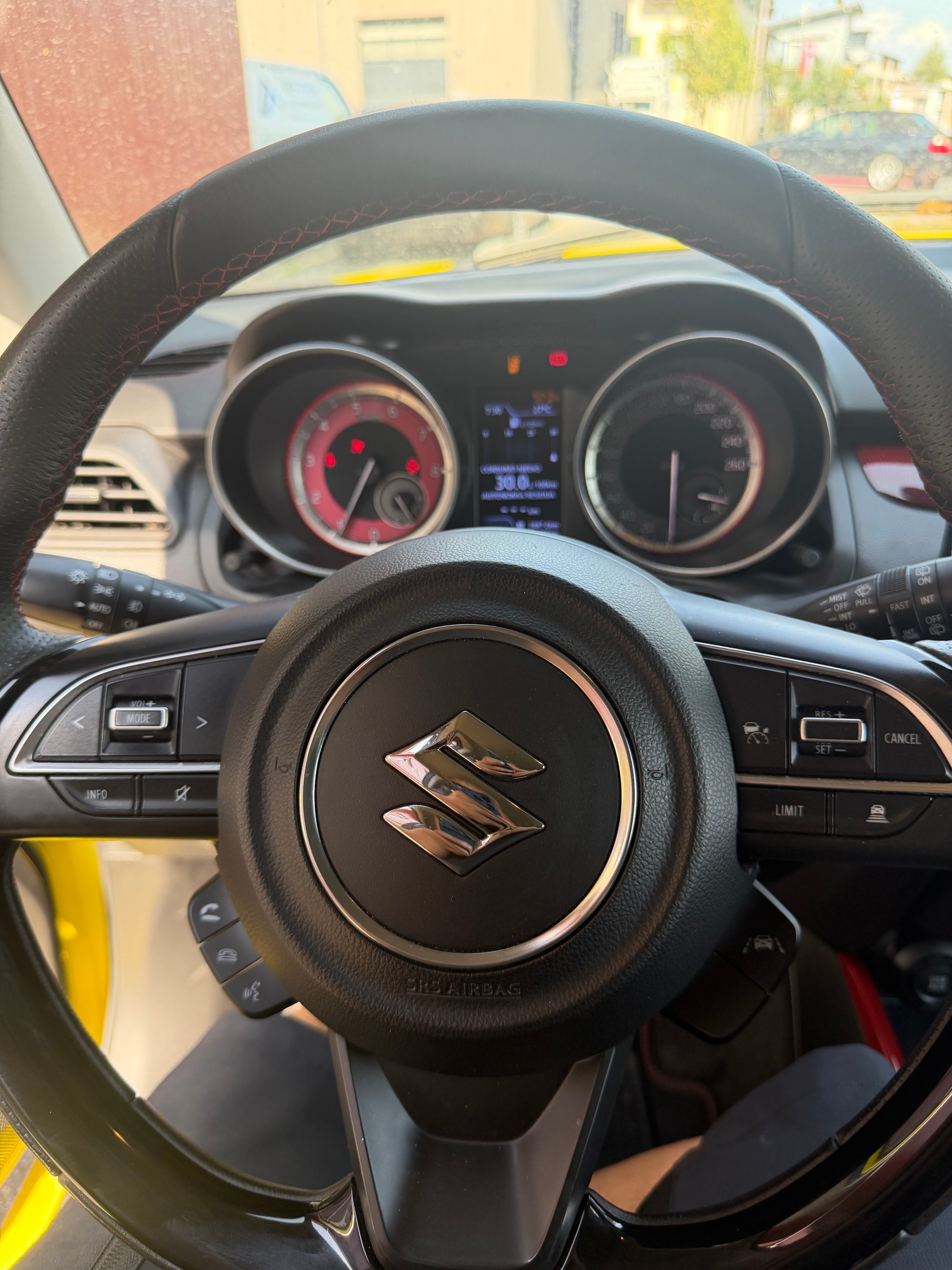 SUZUKI Swift Sport 1.4i 16V Compact Top Hybrid-image-5