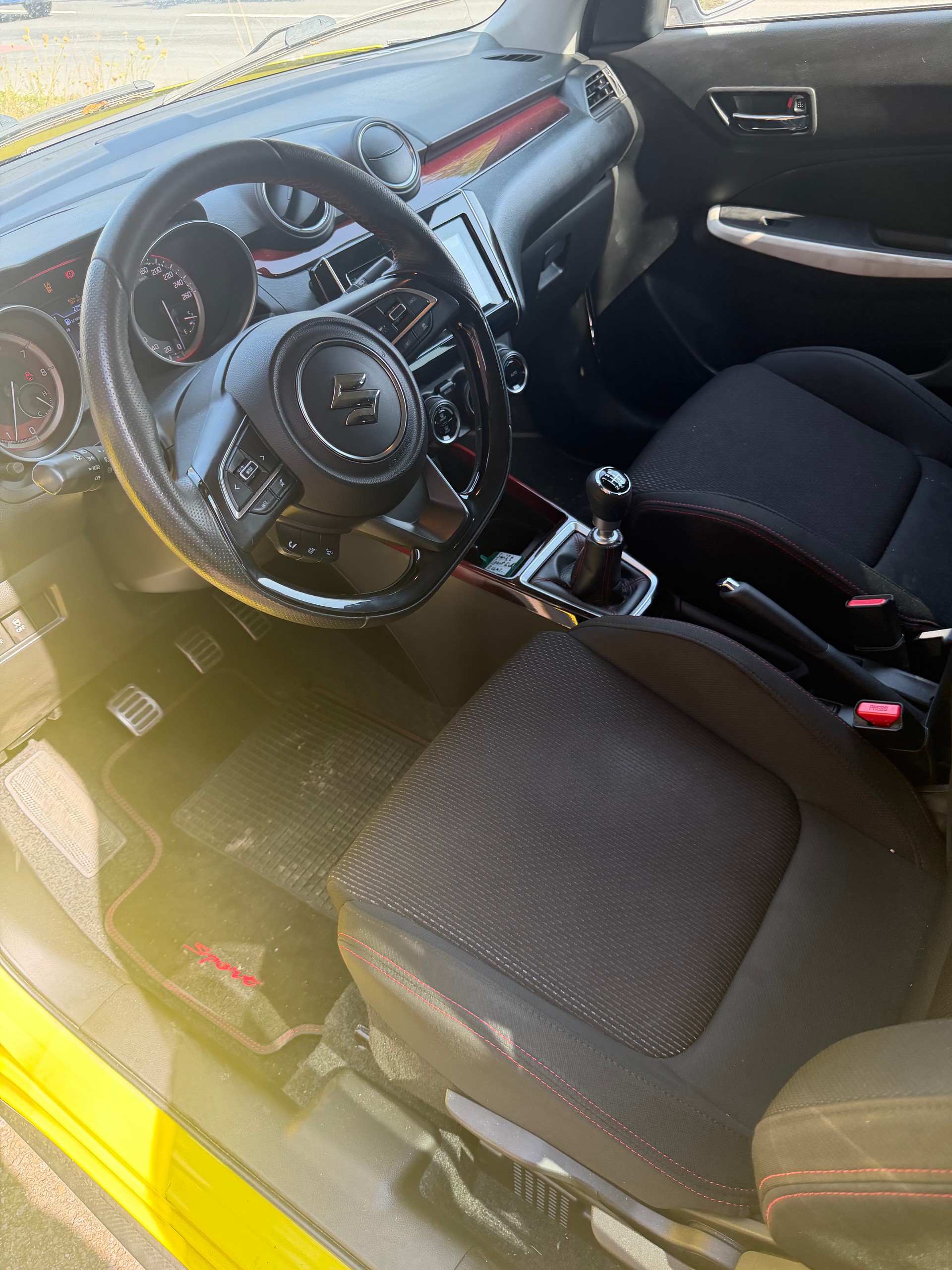 SUZUKI Swift Sport 1.4i 16V Compact Top Hybrid-image-6