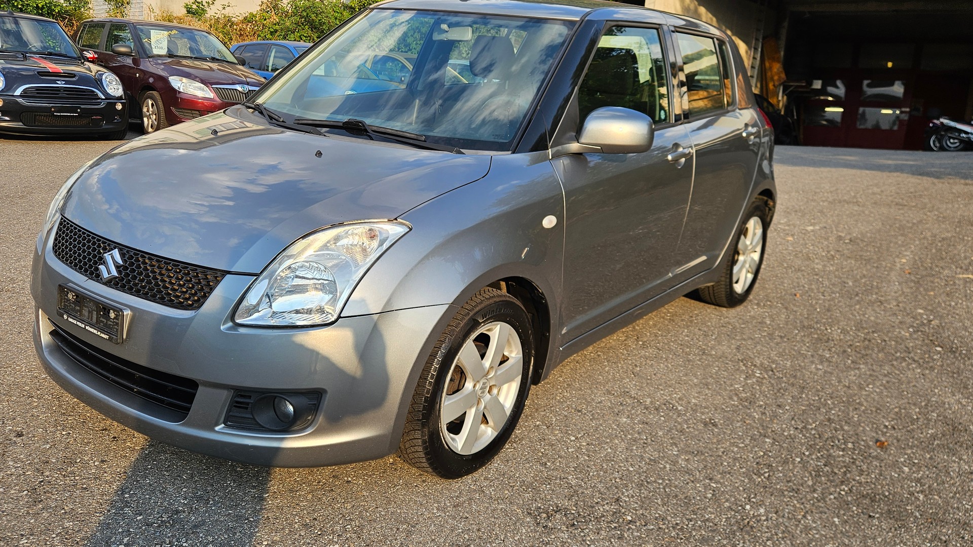 SUZUKI Swift 1.3i 16V GL Top-image-2