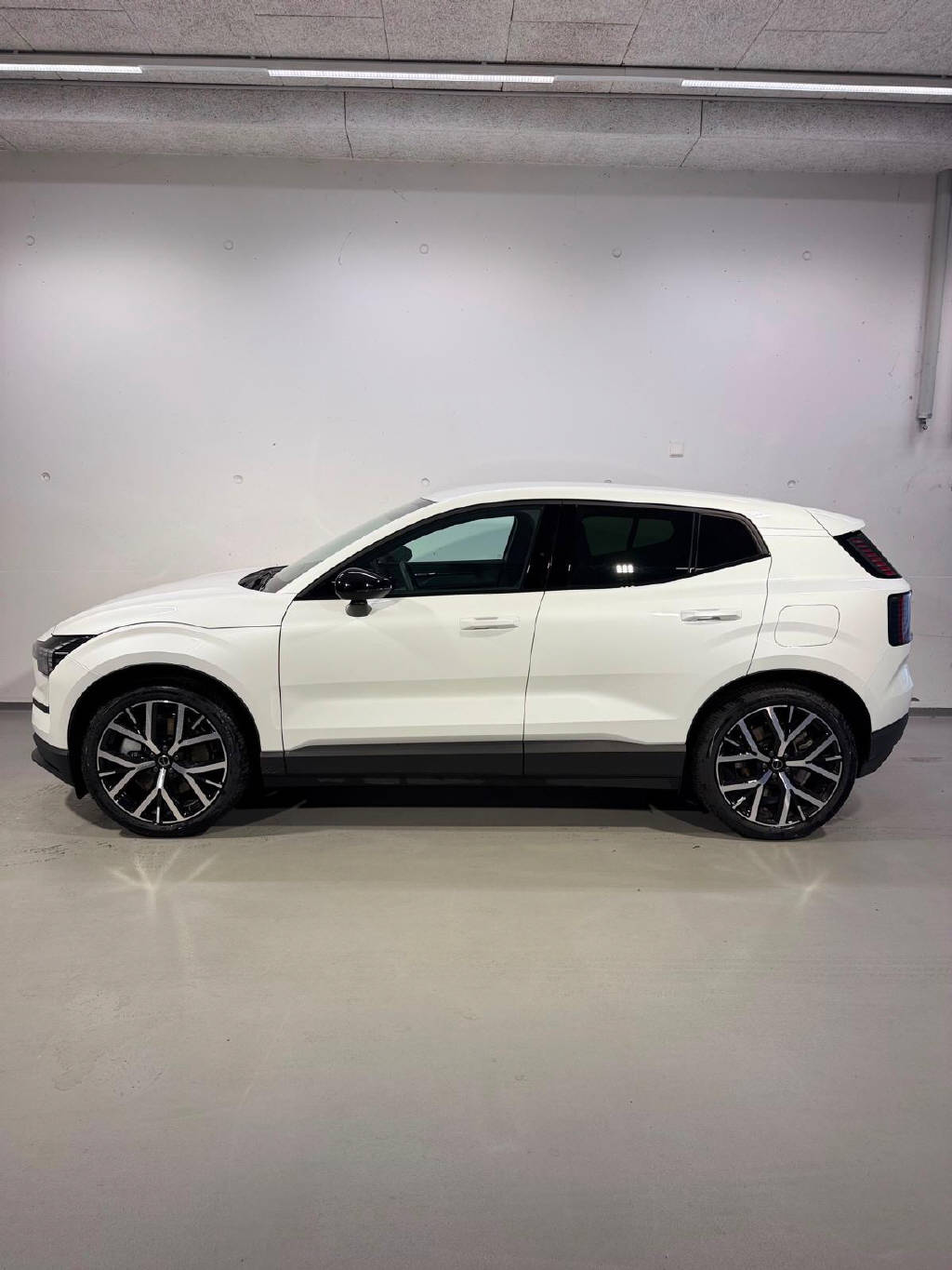VOLVO EX 30 E60 Twin Plus Performance AWD-showroom-element-2