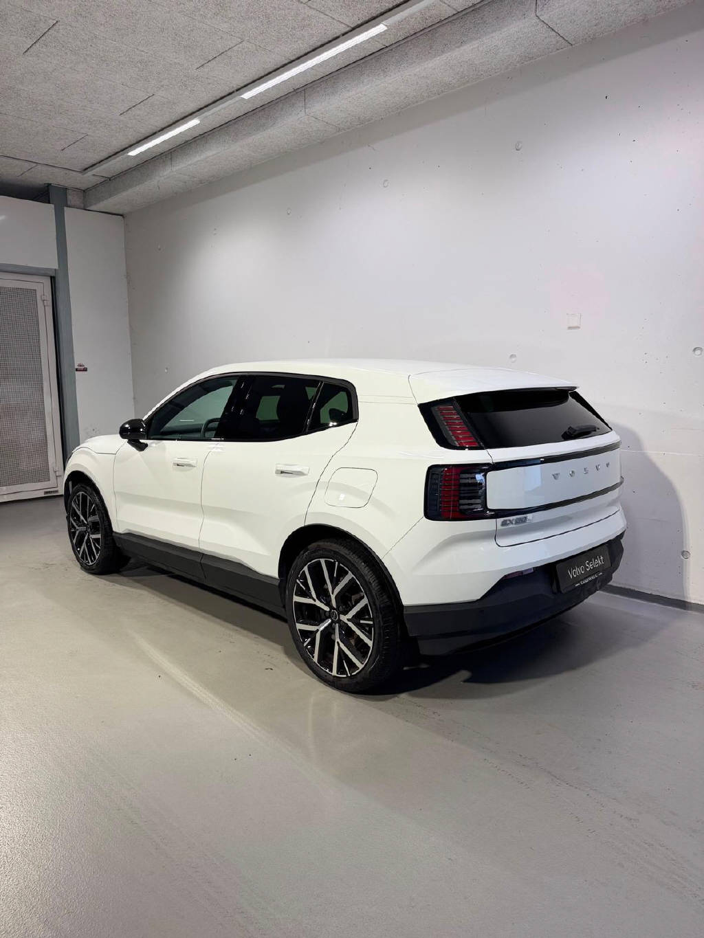 VOLVO EX 30 E60 Twin Plus Performance AWD-showroom-element-3