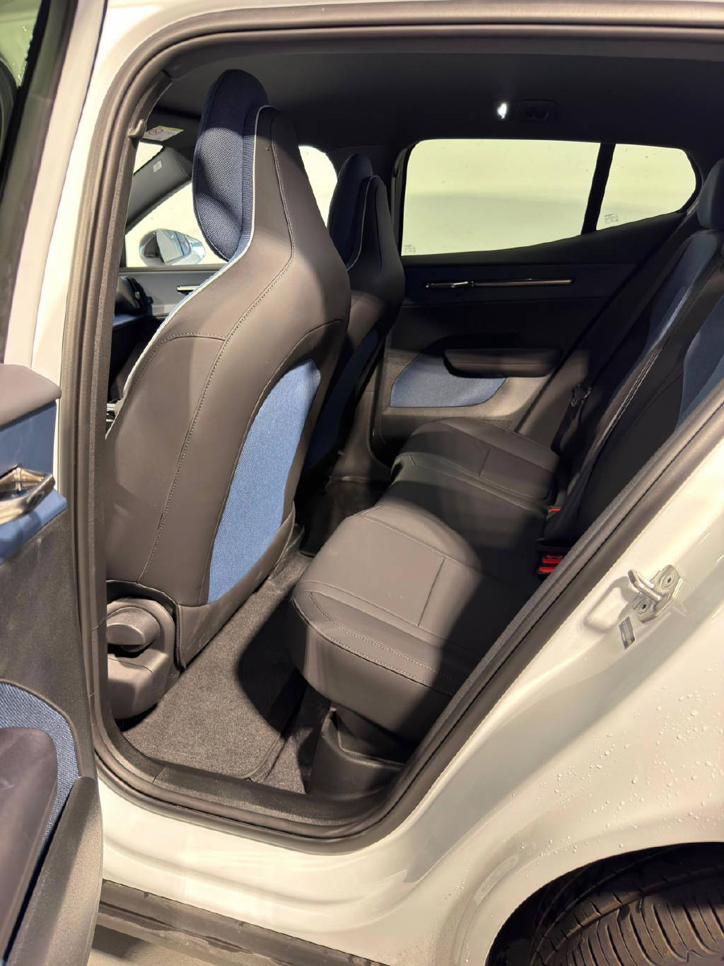 VOLVO EX 30 E60 Twin Plus Performance AWD-image-7