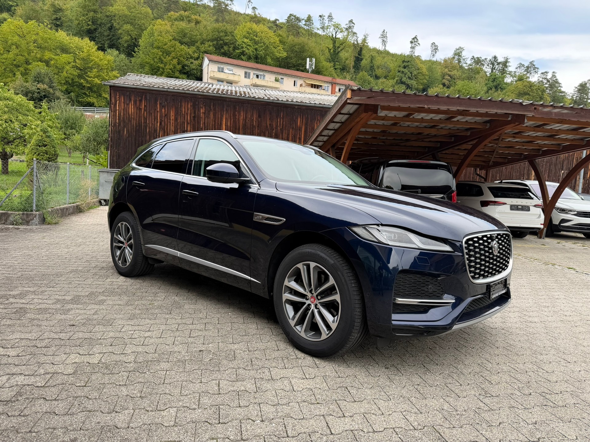 JAGUAR F-Pace 2.0 D200 MHEV SE AWD-image-2