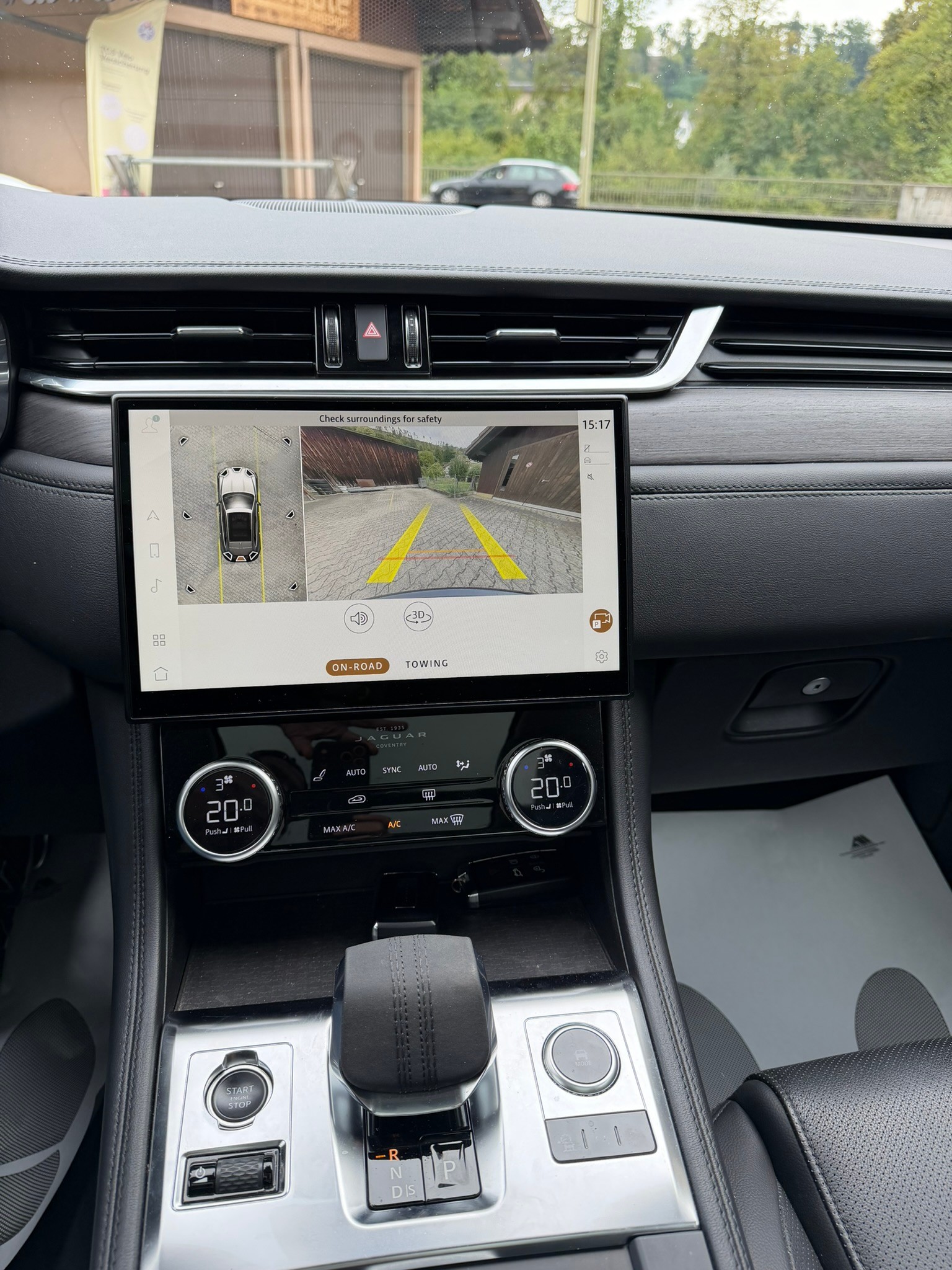 JAGUAR F-Pace 2.0 D200 MHEV SE AWD-image-11
