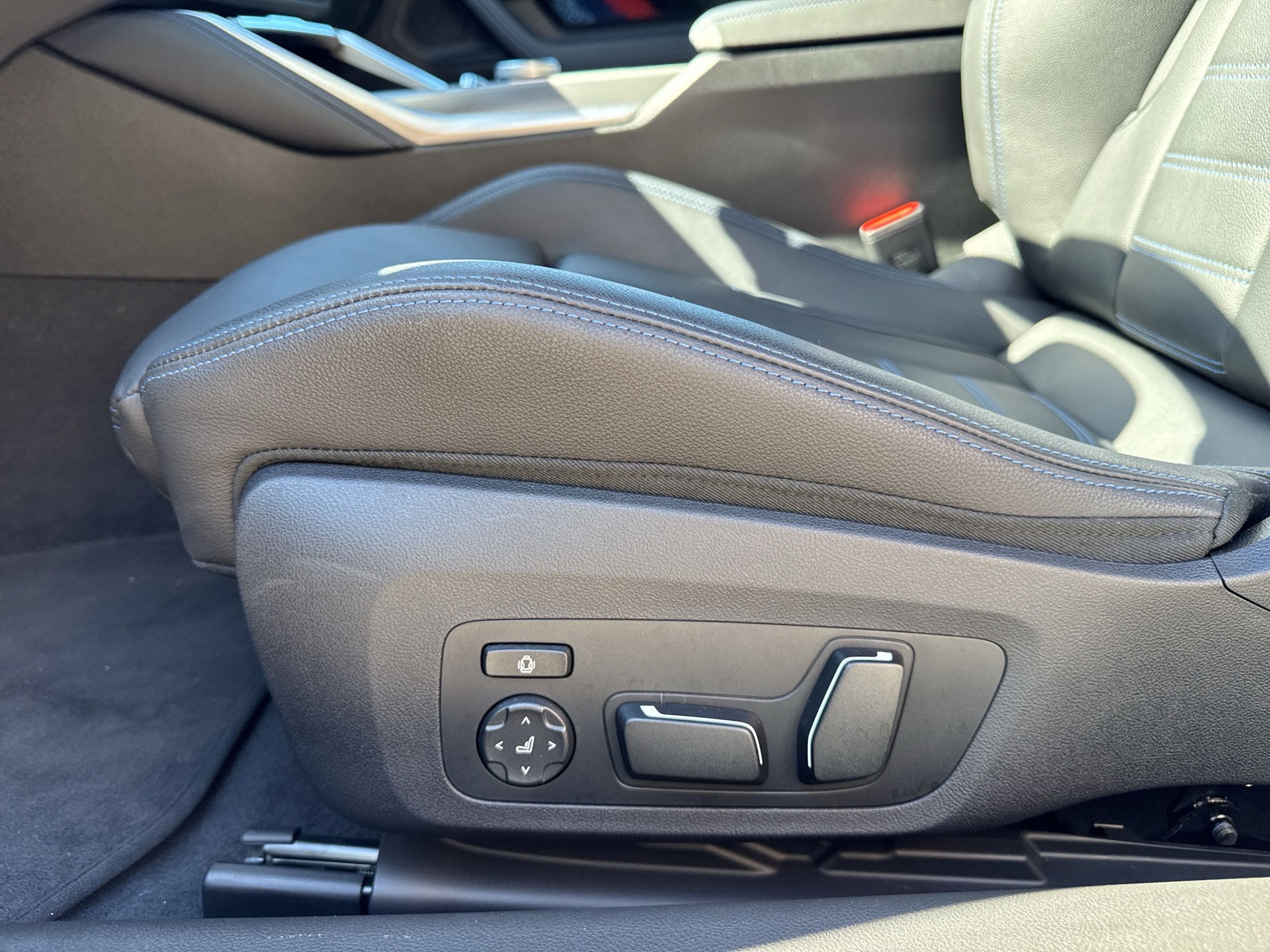 BMW M240i xDrive Steptronic-image-17