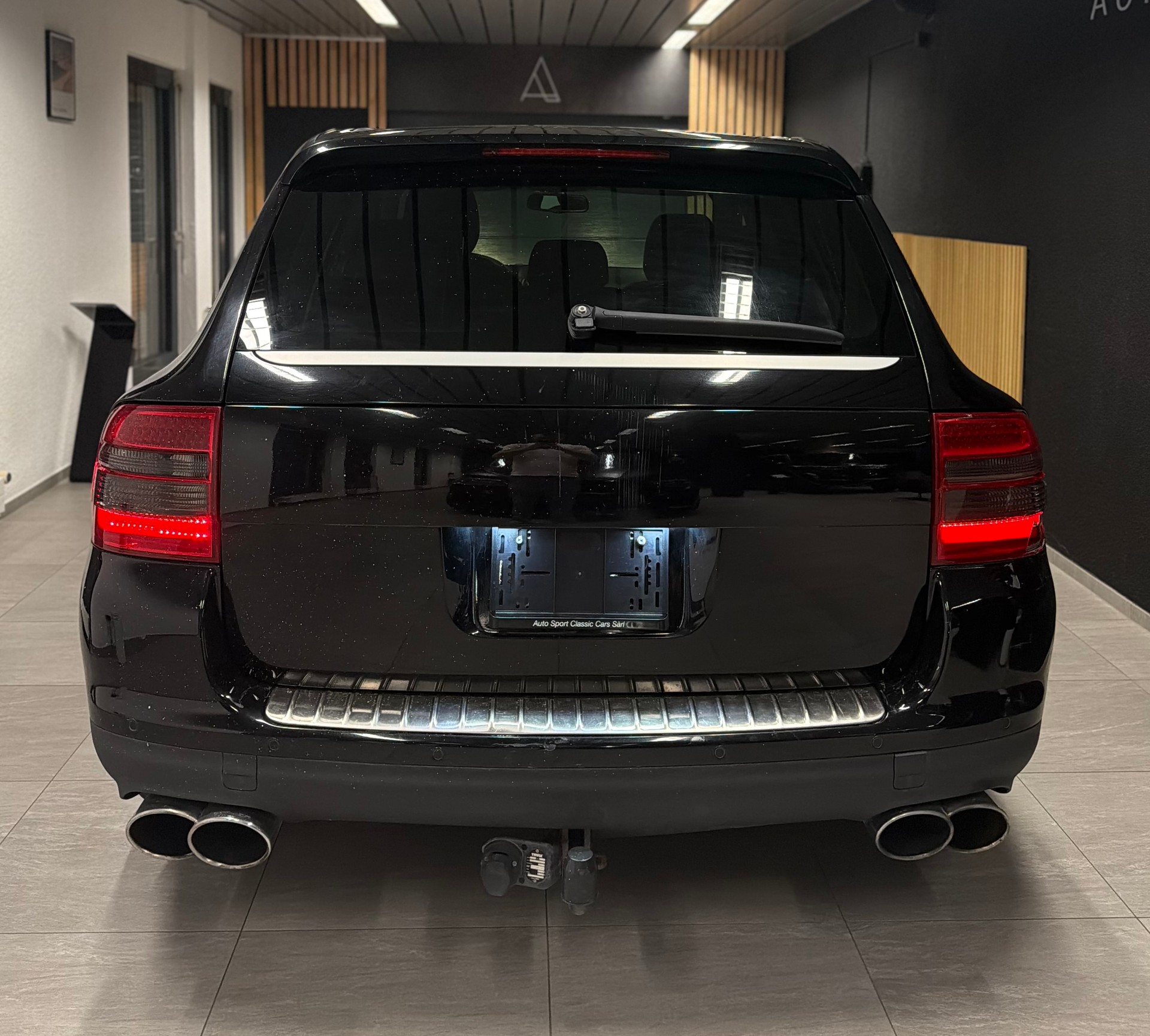 PORSCHE Cayenne S-showroom-element-3