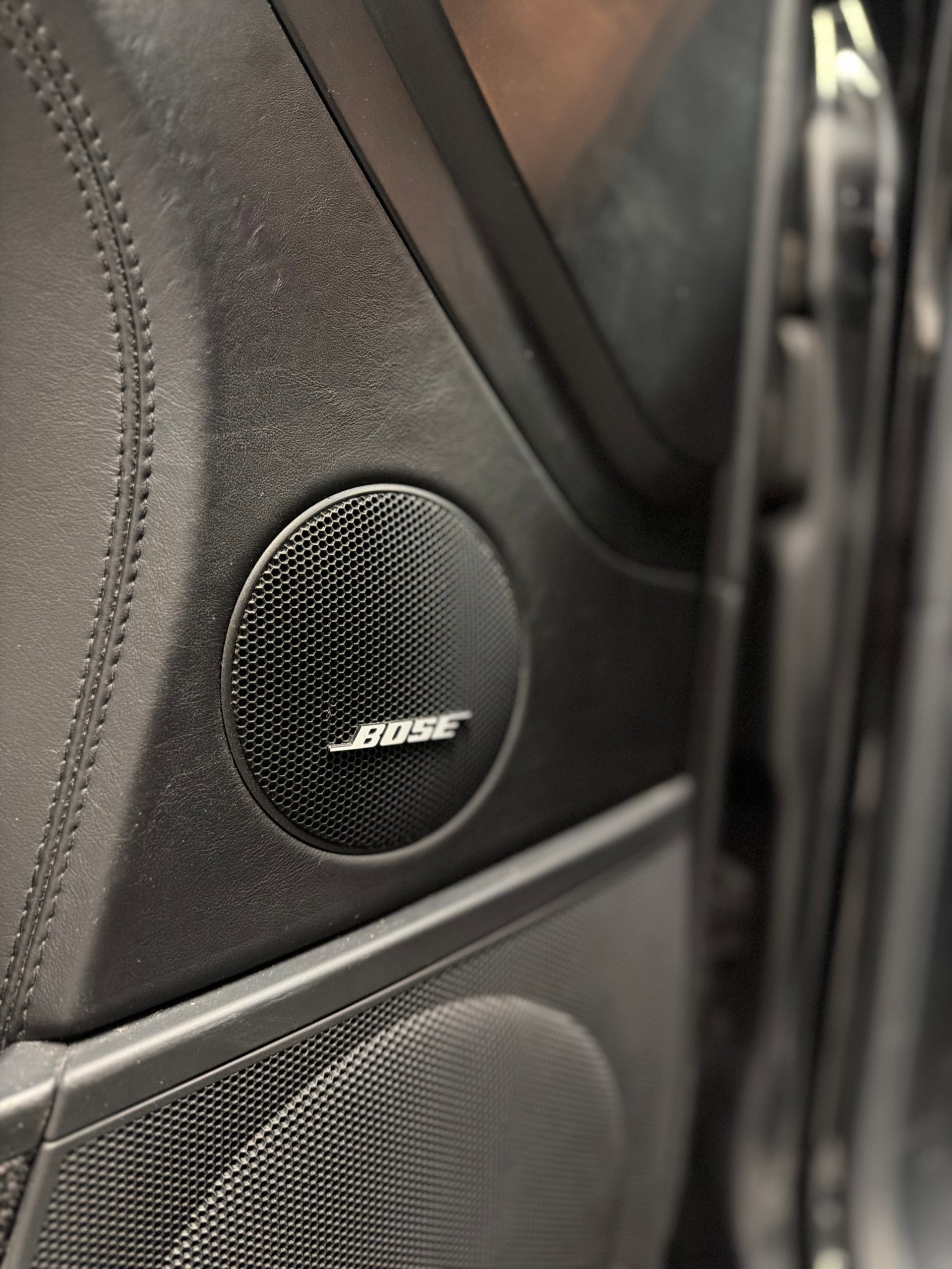PORSCHE Cayenne S-image-9