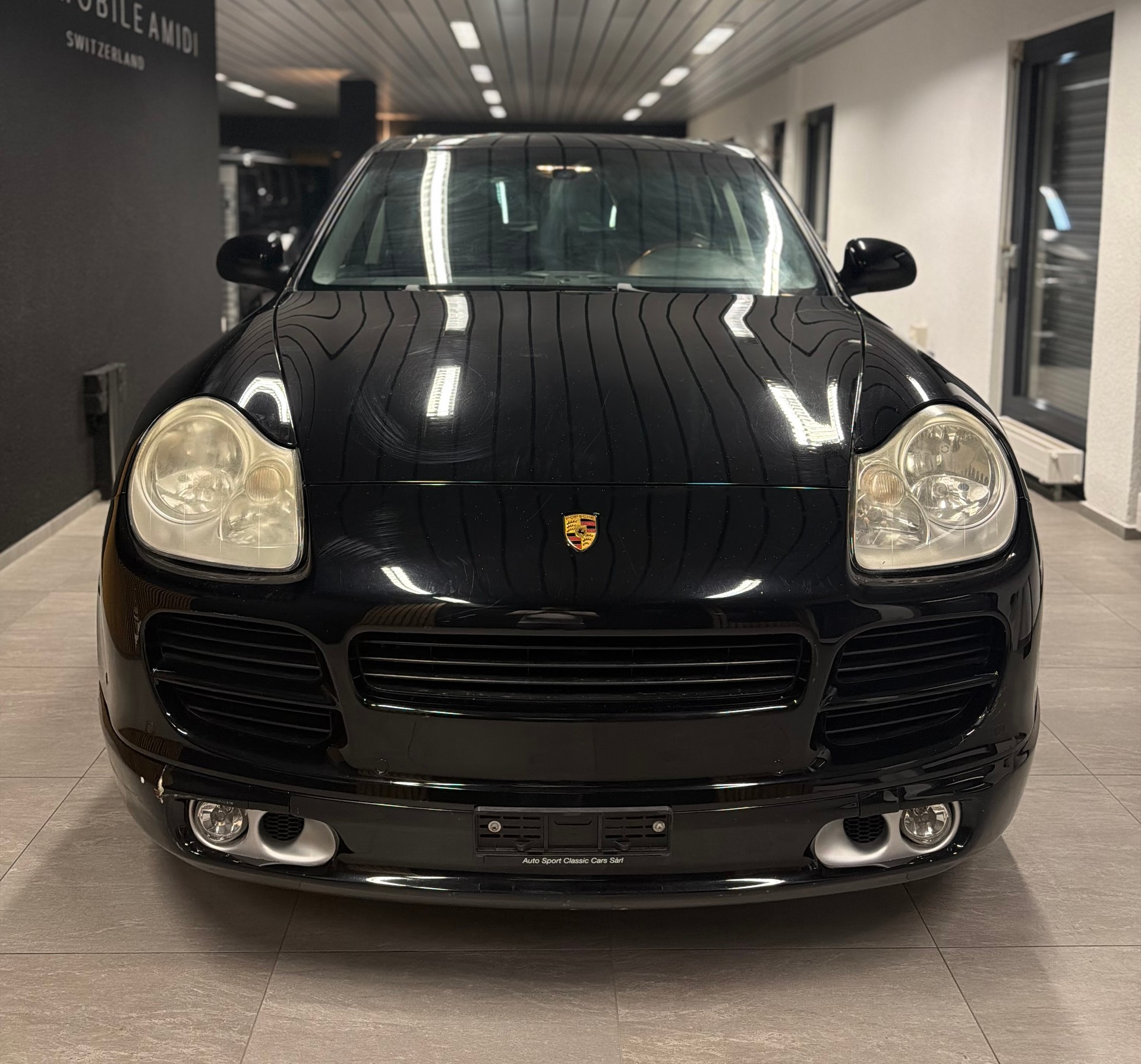 PORSCHE Cayenne S-showroom-element-1