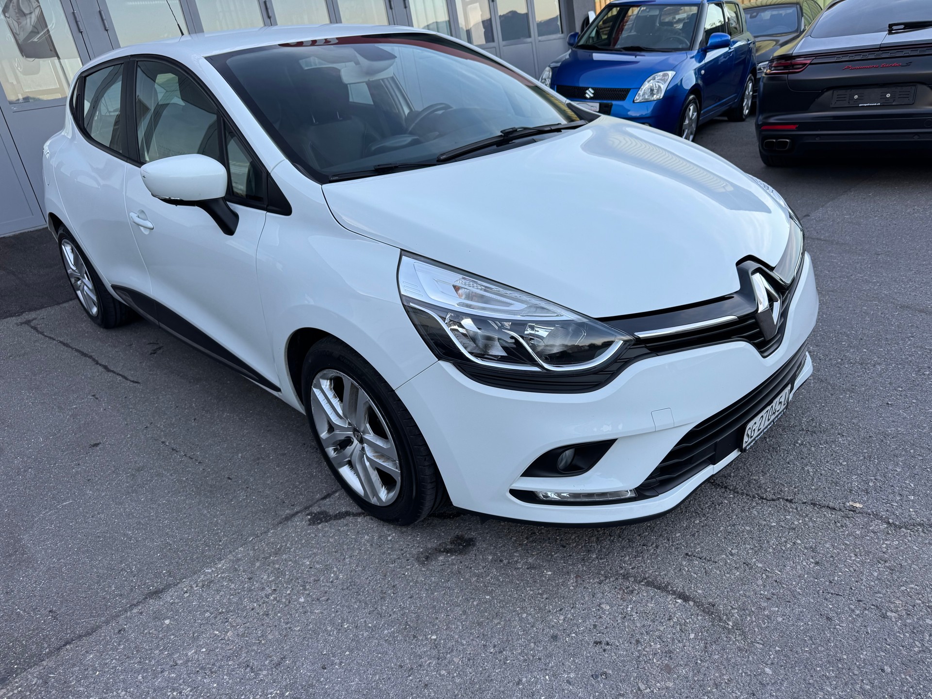 RENAULT Clio 1.5 dCi Business Line-showroom-element-1