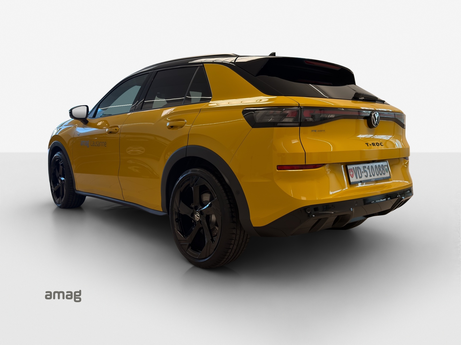 VW T-Roc 1.5 eTSI mHEV R-Line DSG-showroom-element-2