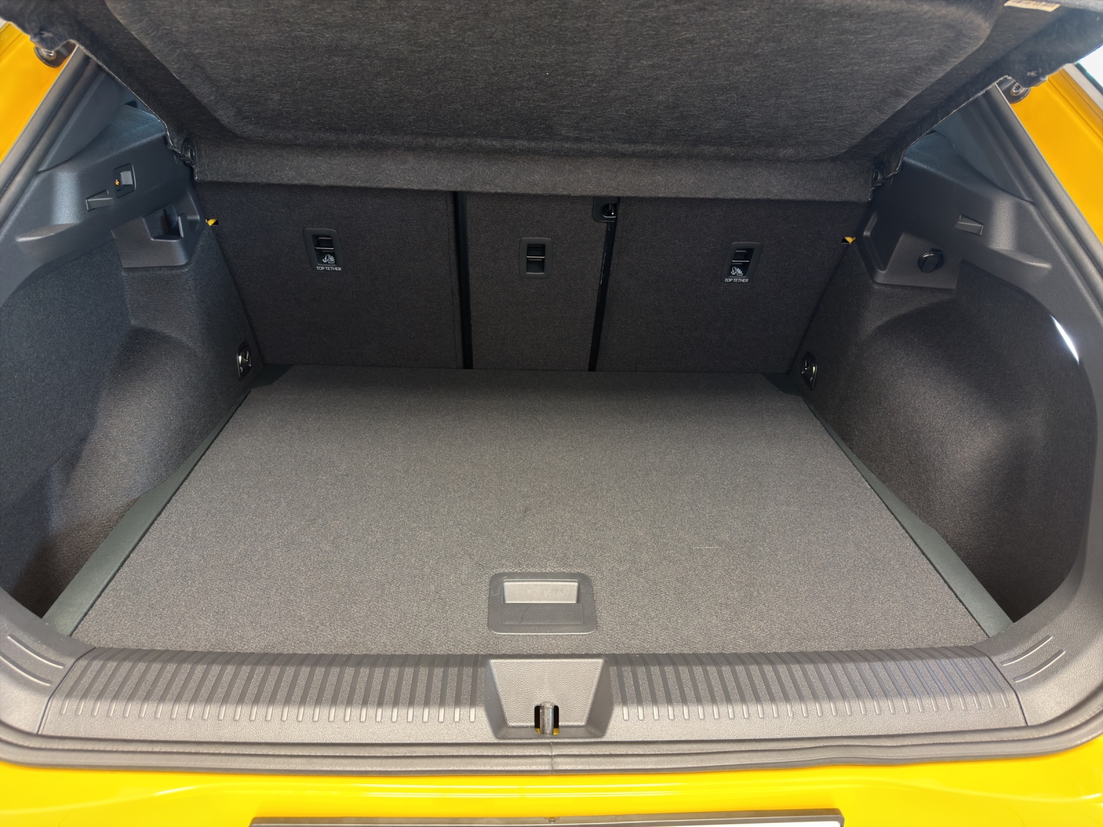 VW T-Roc 1.5 eTSI mHEV R-Line DSG-image-12