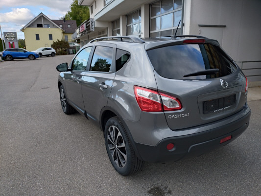 NISSAN Qashqai 2.0i 4WD 360-showroom-element-2