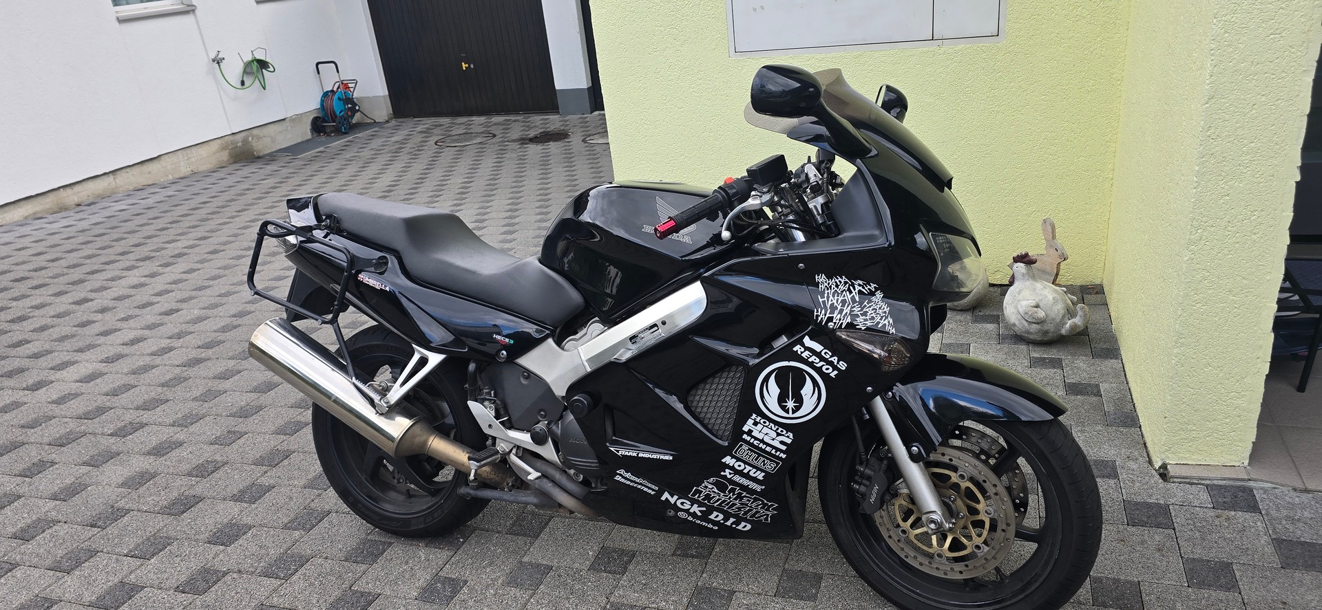 HONDA VFR 800 FI-image-1