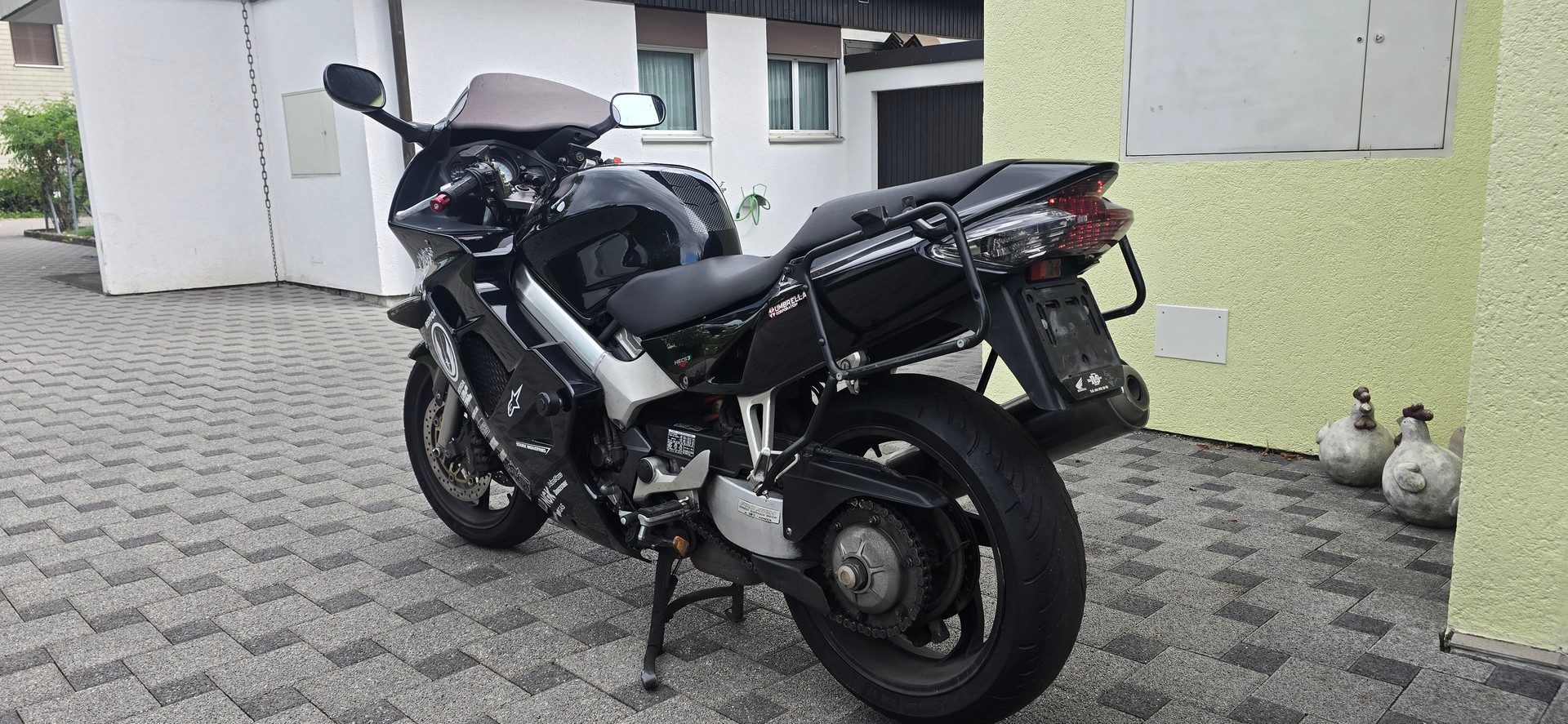 HONDA VFR 800 FI-image-12