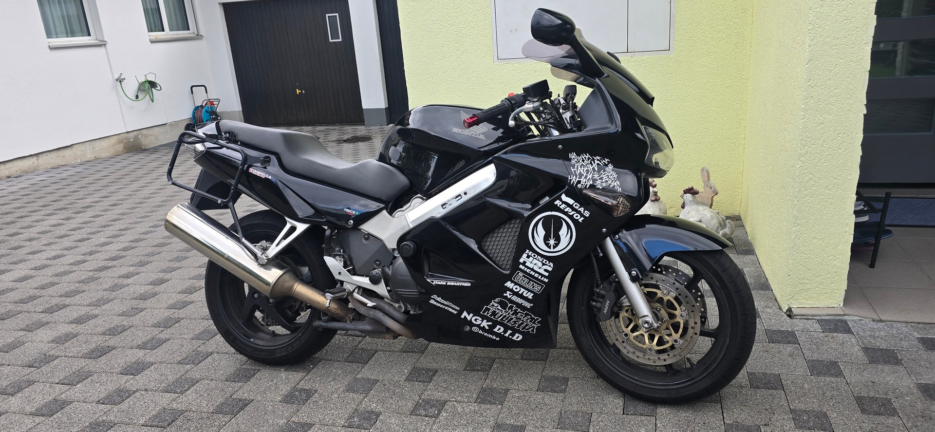 HONDA VFR 800 FI-image-10