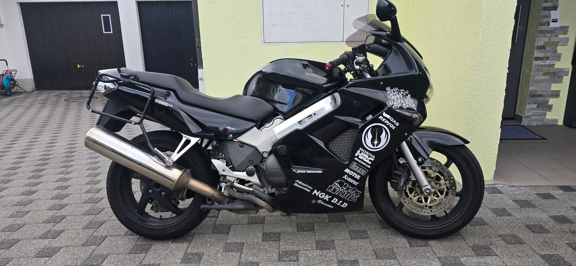HONDA VFR 800 FI-image-0