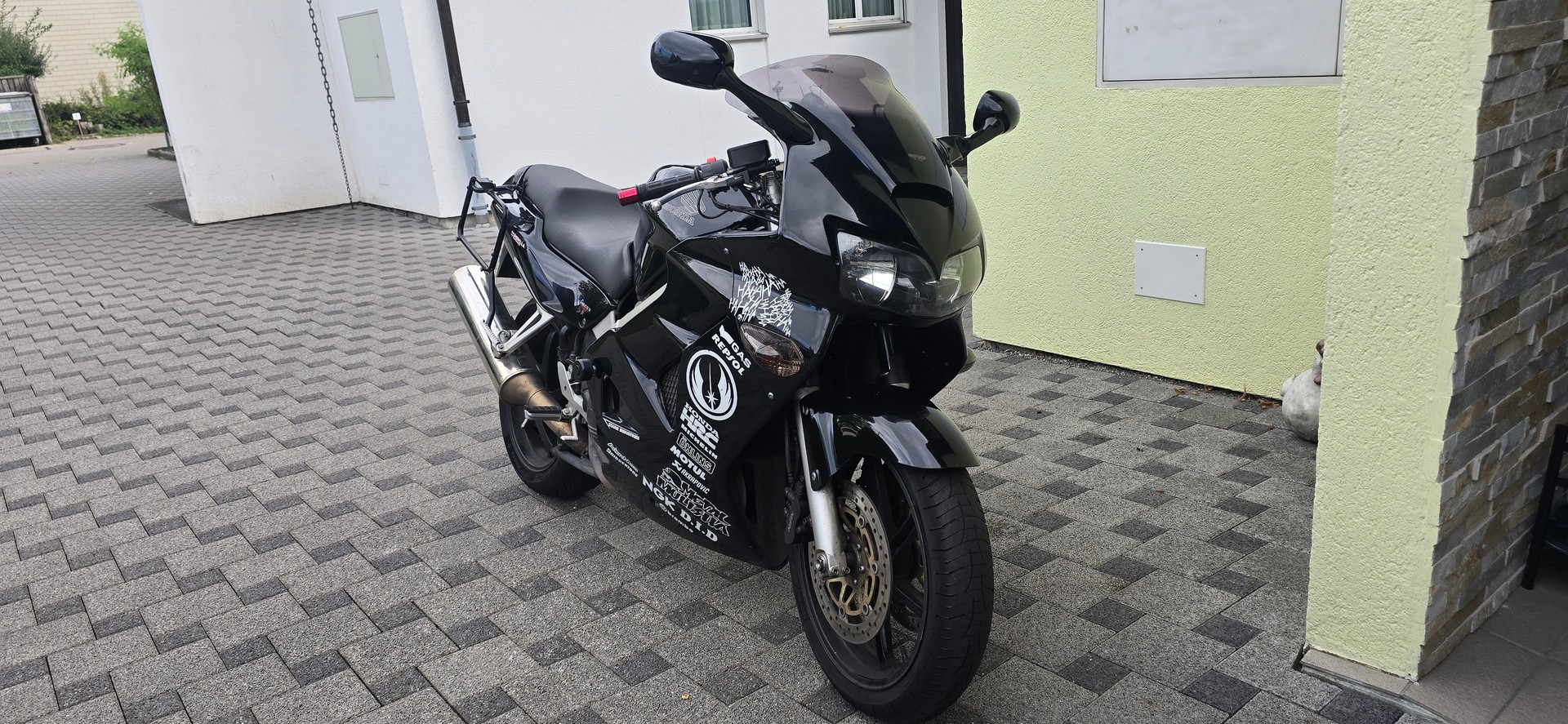 HONDA VFR 800 FI-image-4
