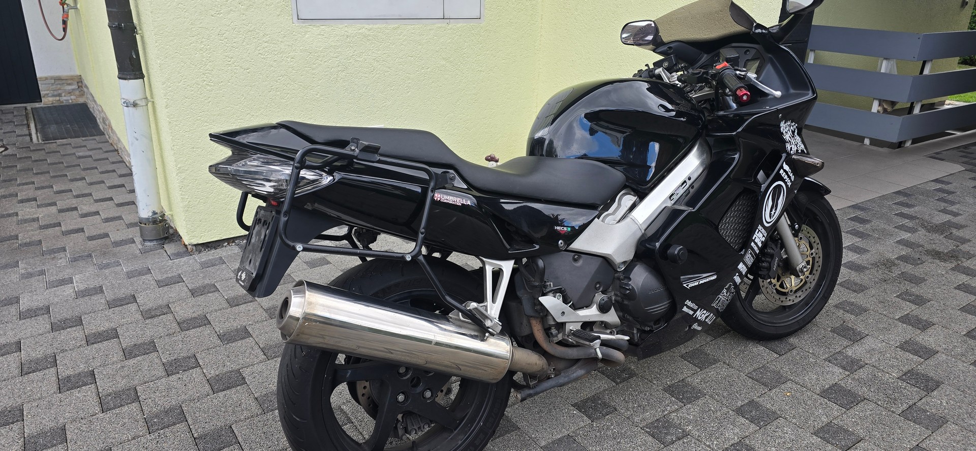HONDA VFR 800 FI-image-3