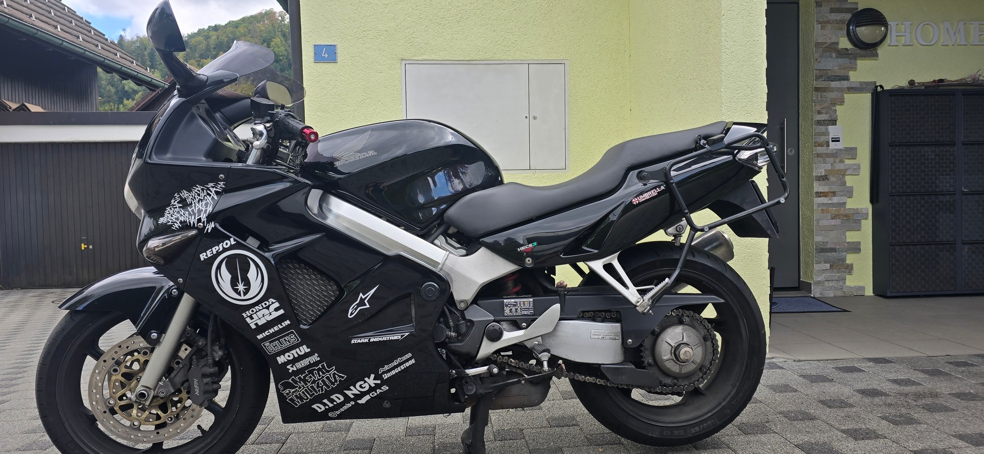 HONDA VFR 800 FI-image-8