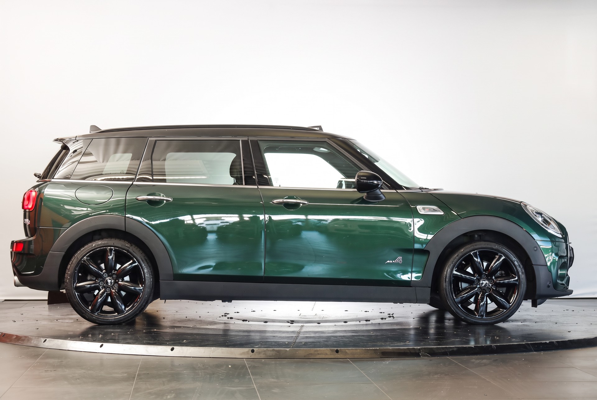 MINI Clubman Cooper S ALL4 Steptronic • Toit panoramique • Head-up Display • Harman Kardon-image-5