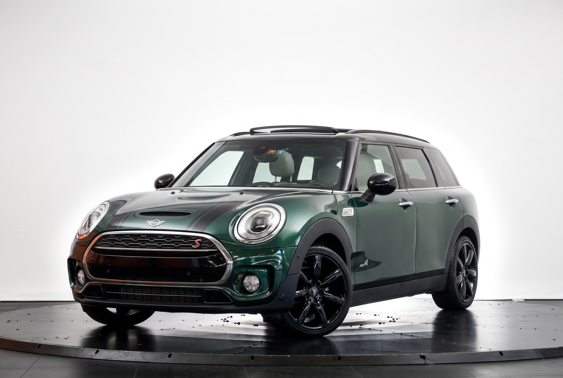 MINI Clubman Cooper S ALL4 Steptronic • Toit panoramique • Head-up Display • Harman Kardon-showroom-element-3