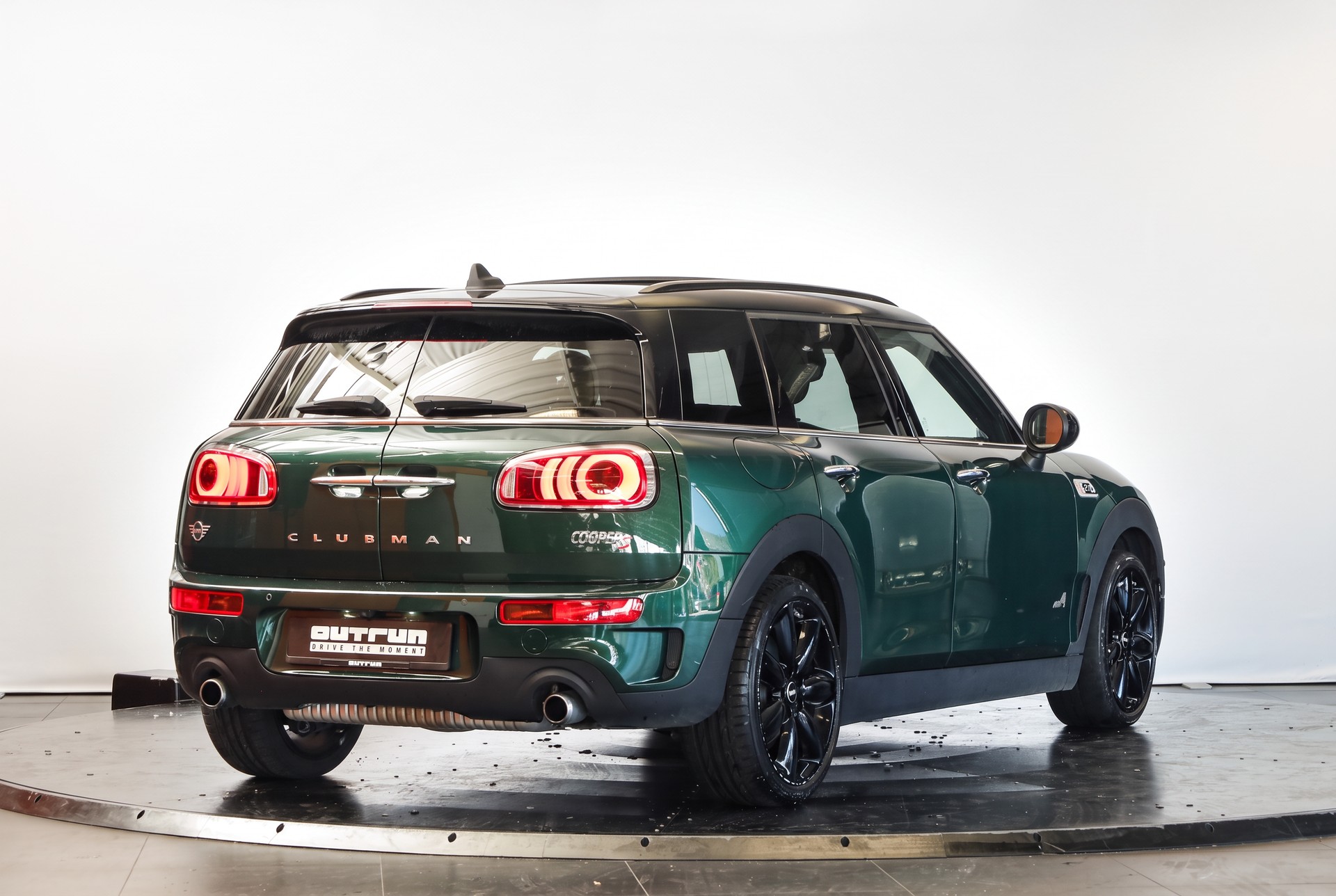 MINI Clubman Cooper S ALL4 Steptronic • Toit panoramique • Head-up Display • Harman Kardon-image-4