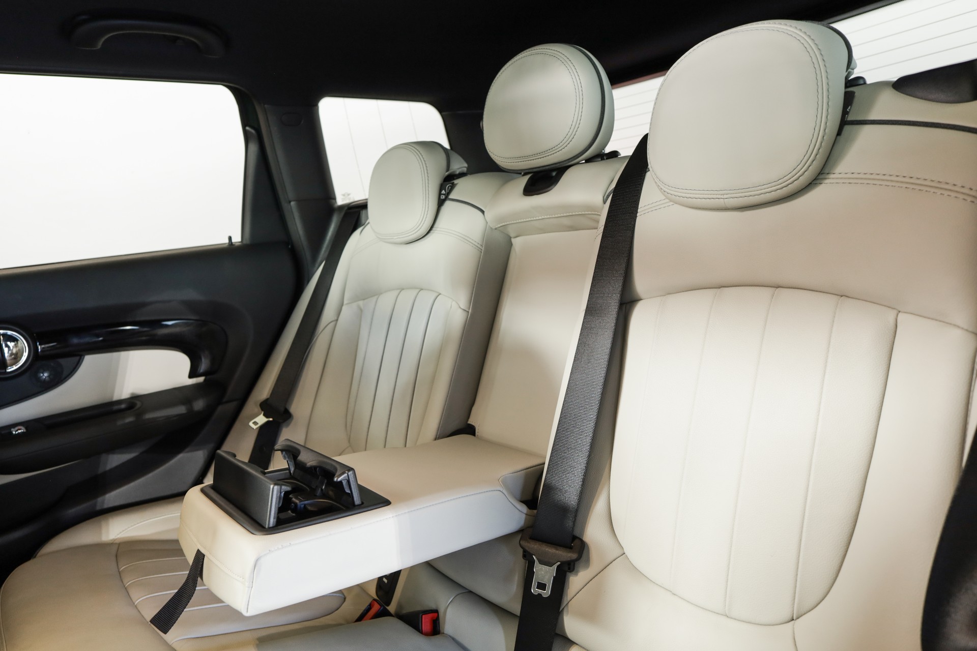 MINI Clubman Cooper S ALL4 Steptronic • Toit panoramique • Head-up Display • Harman Kardon-image-11
