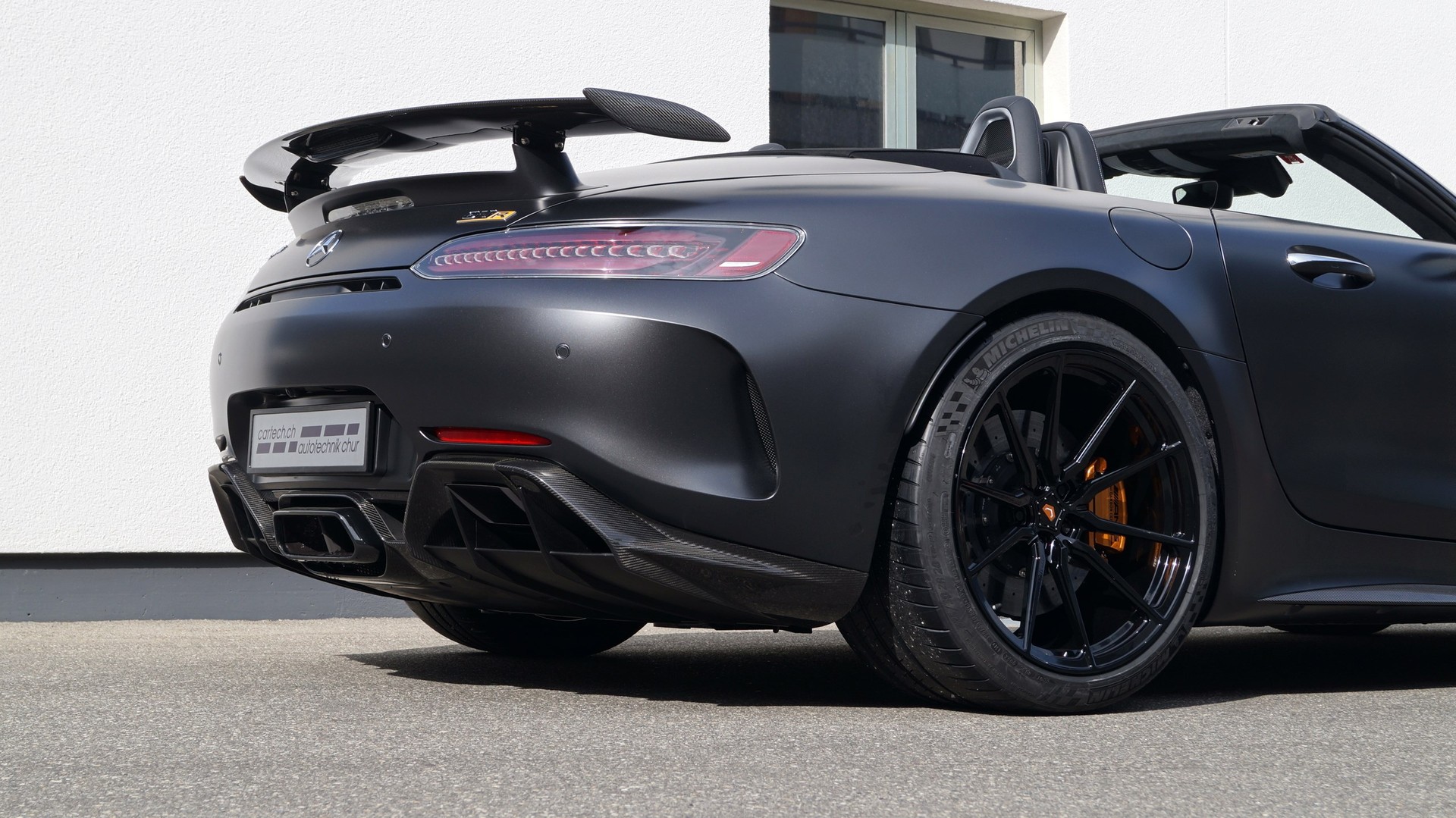 MERCEDES-BENZ AMG GT R Roadster Speedshift DCT-image-13