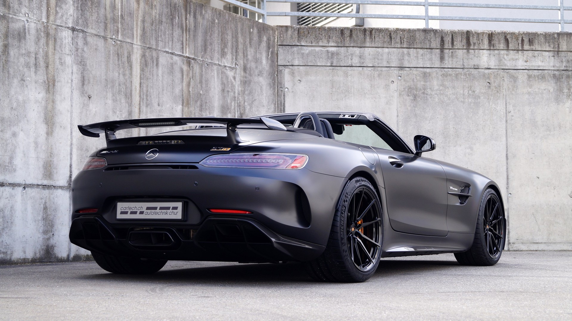MERCEDES-BENZ AMG GT R Roadster Speedshift DCT-image-21