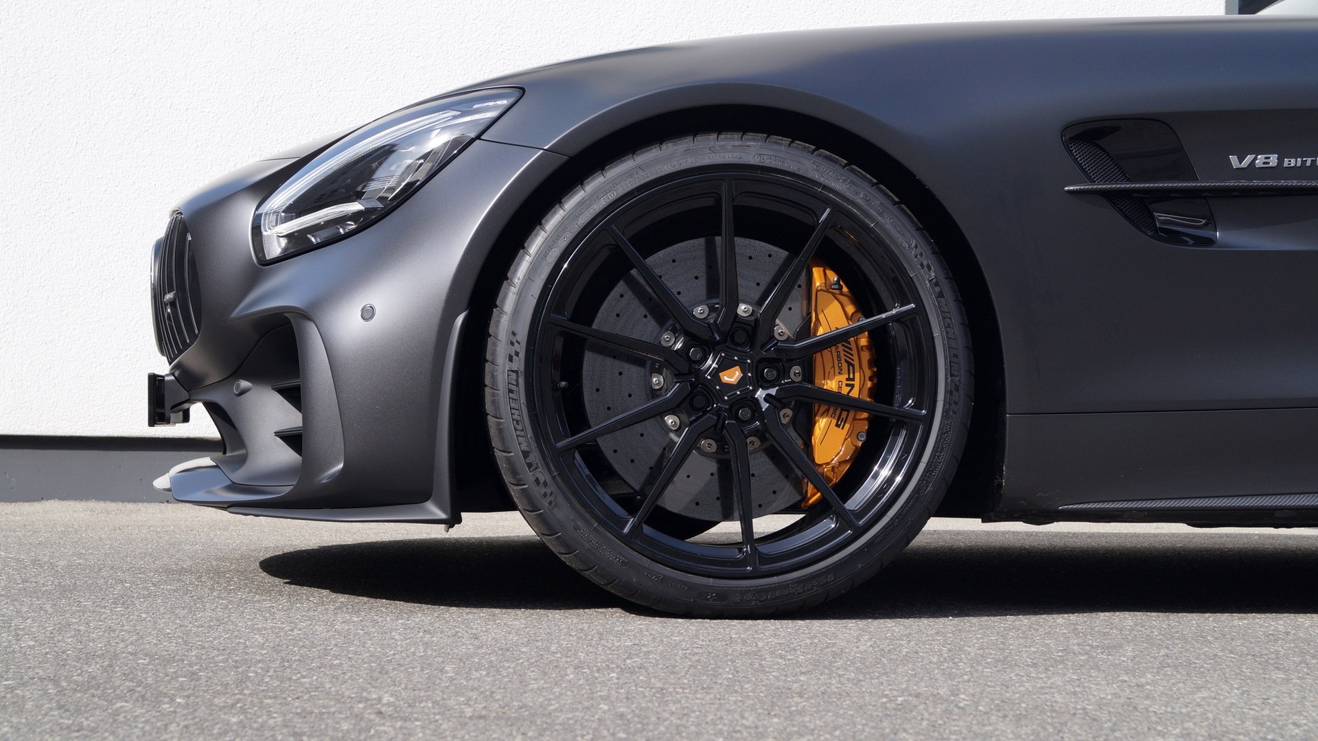 MERCEDES-BENZ AMG GT R Roadster Speedshift DCT-image-6