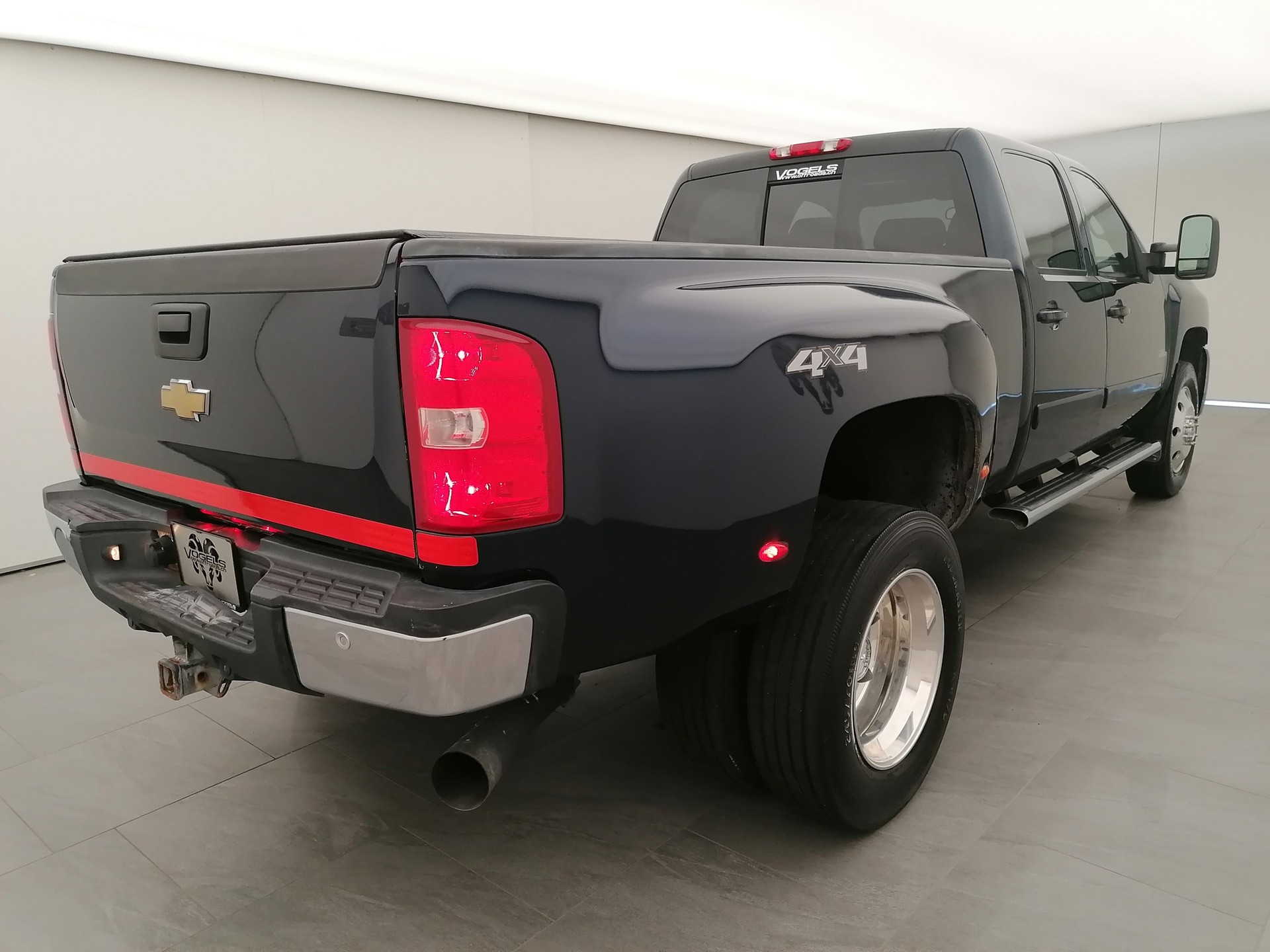 CHEVROLET Silverado 3500HD 6.6-showroom-element-3